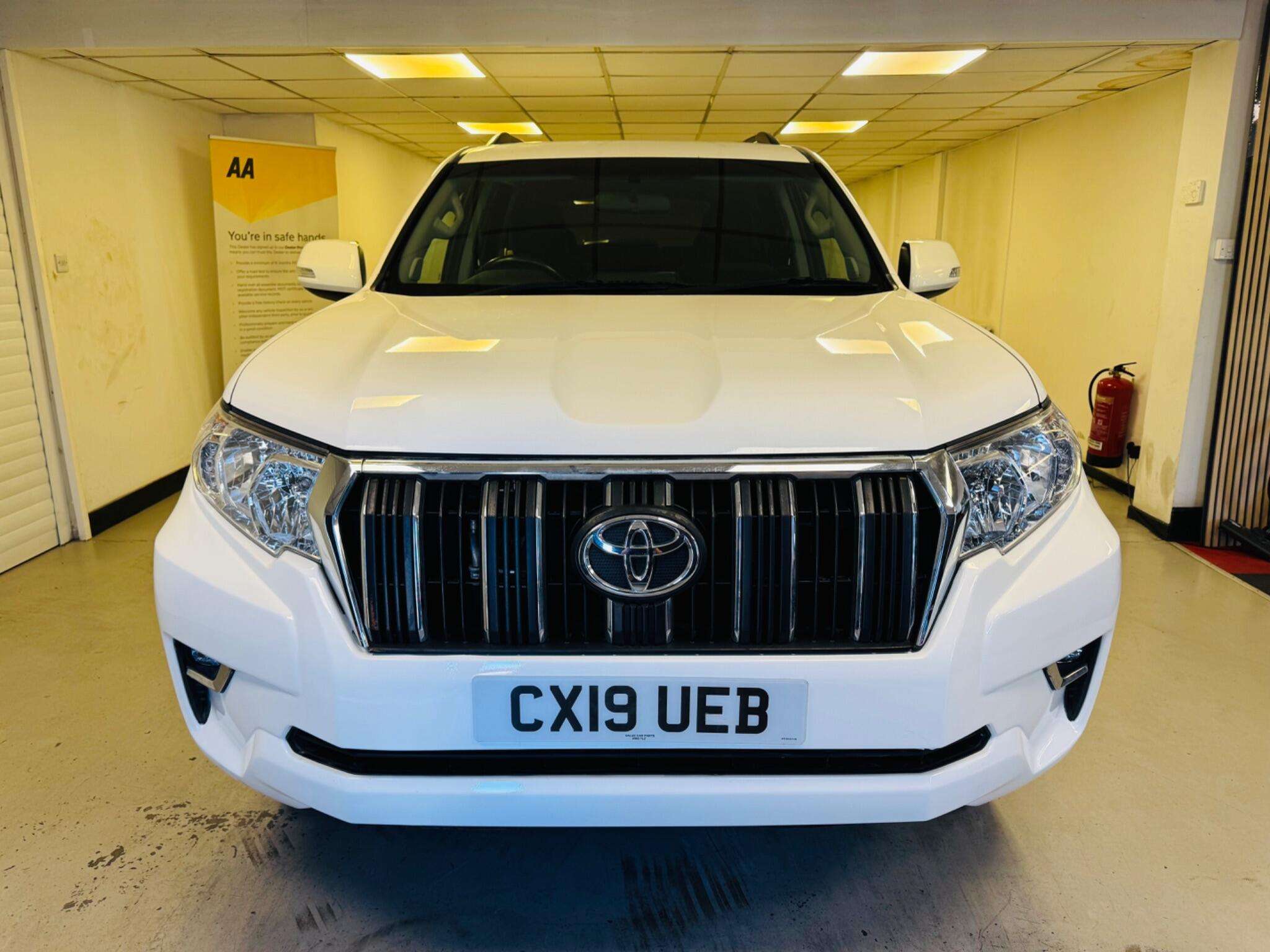 A 2019 TOYOTA LAND CRUISER 2.8D Active Auto 4WD Euro 6 5dr (7 Seat) A 2019 TOYOTA LAND CRUISER 2.8D Active Auto 4WD Euro 6 5dr (7 Seat)