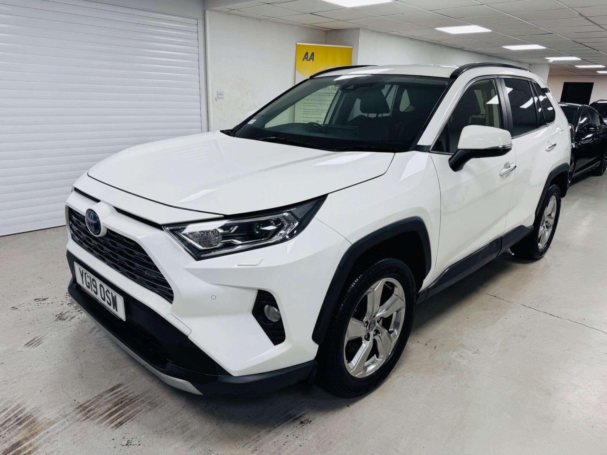 A 2019 TOYOTA RAV4 2.5 VVT-h Excel CVT Euro 6 (s/s) 5dr A 2019 TOYOTA RAV4 2.5 VVT-h Excel CVT Euro 6 (s/s) 5dr