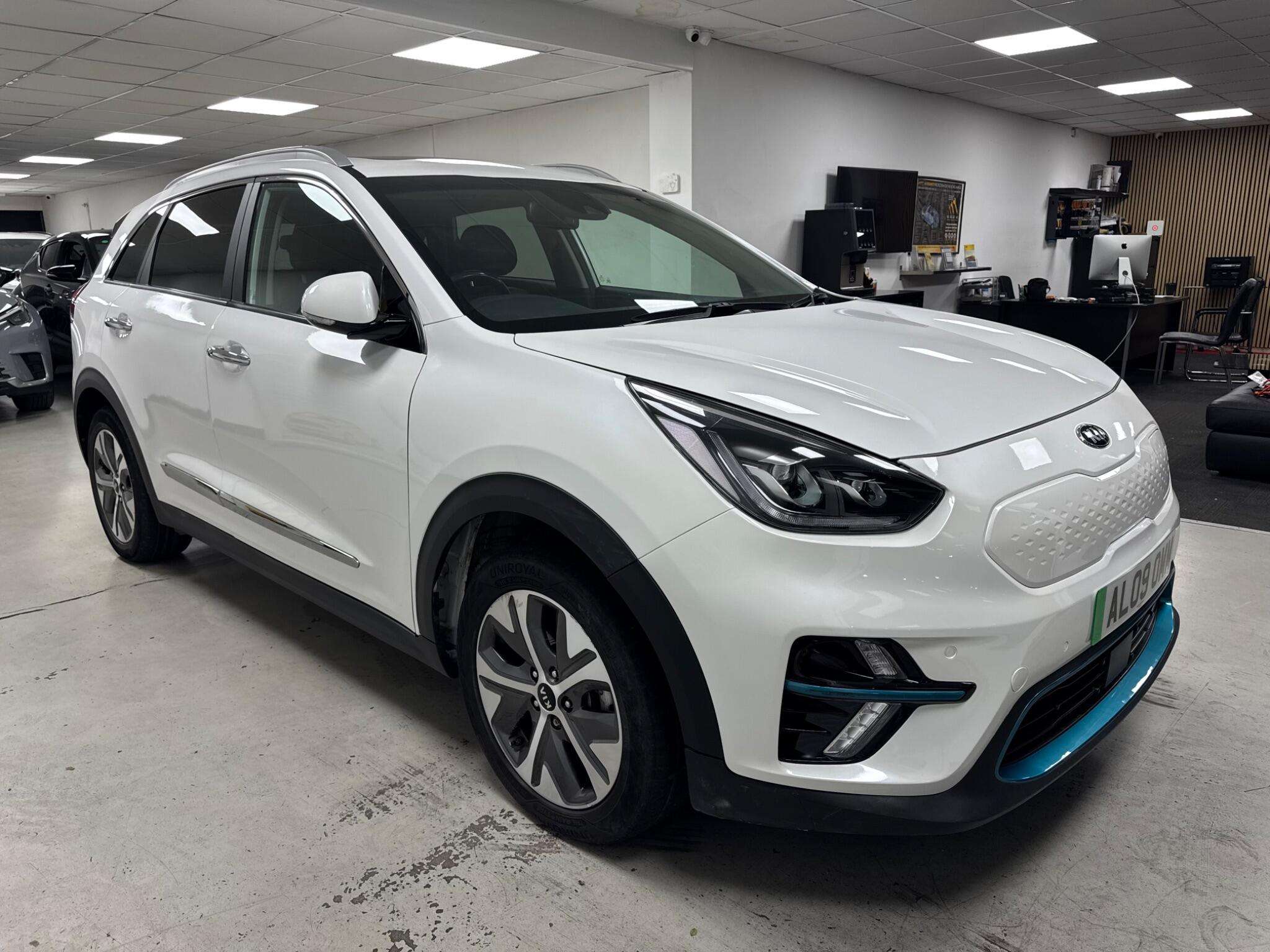 A 2021 KIA NIRO 64kWh 3 Auto 5dr A 2021 KIA NIRO 64kWh 3 Auto 5dr