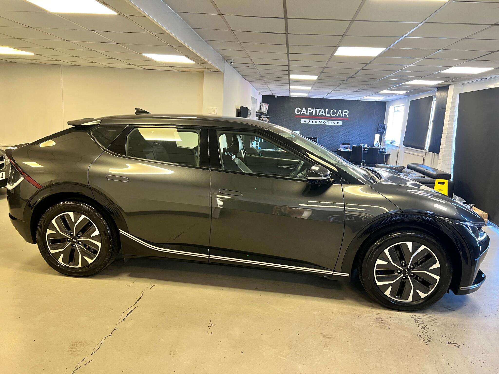 A 2023 KIA EV6 77.4kWh Air Auto 5dr A 2023 KIA EV6 77.4kWh Air Auto 5dr