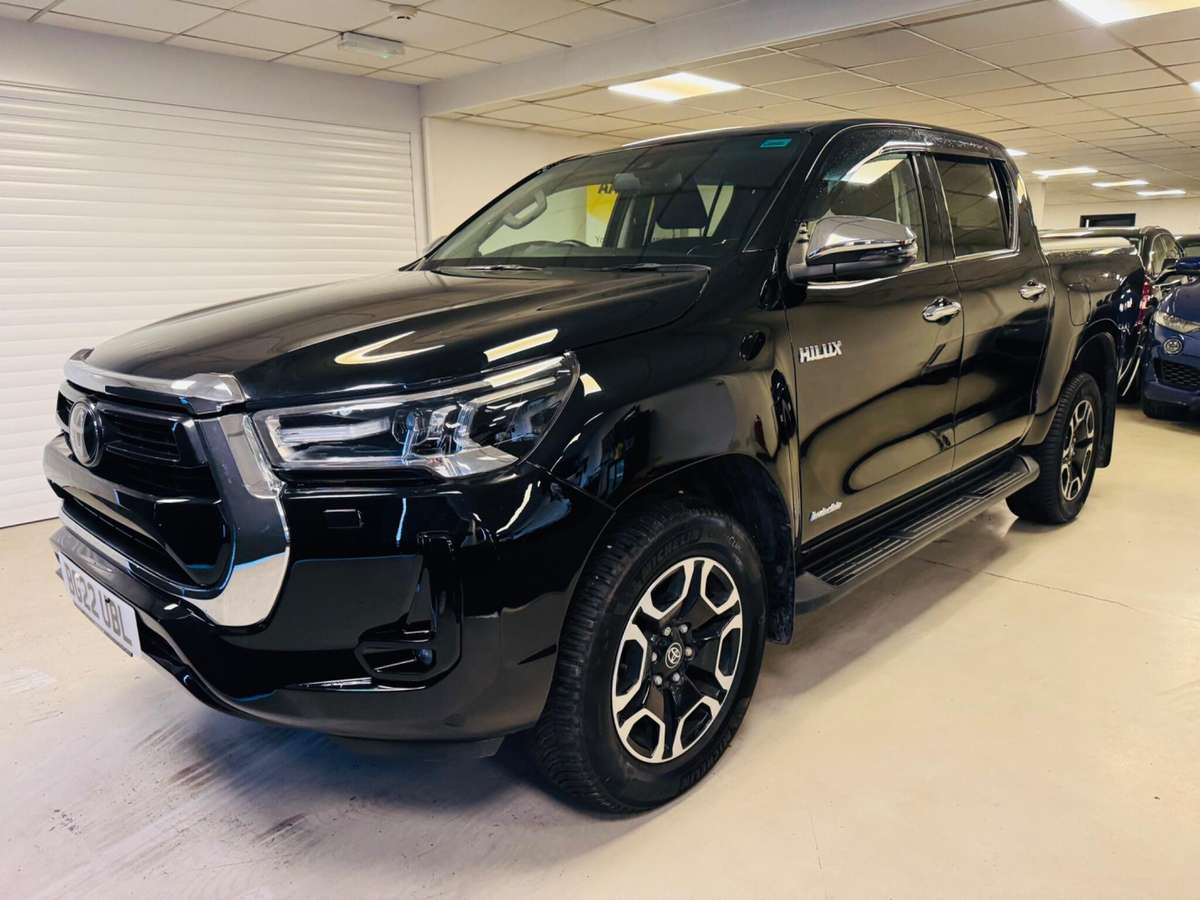 Check out this Toyota Hilux 2022 Diesel Automatic