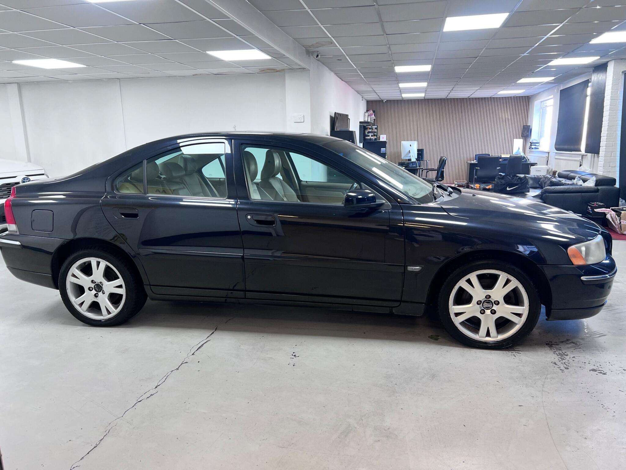A 2006 VOLVO S60 2.0T S 4dr A 2006 VOLVO S60 2.0T S 4dr