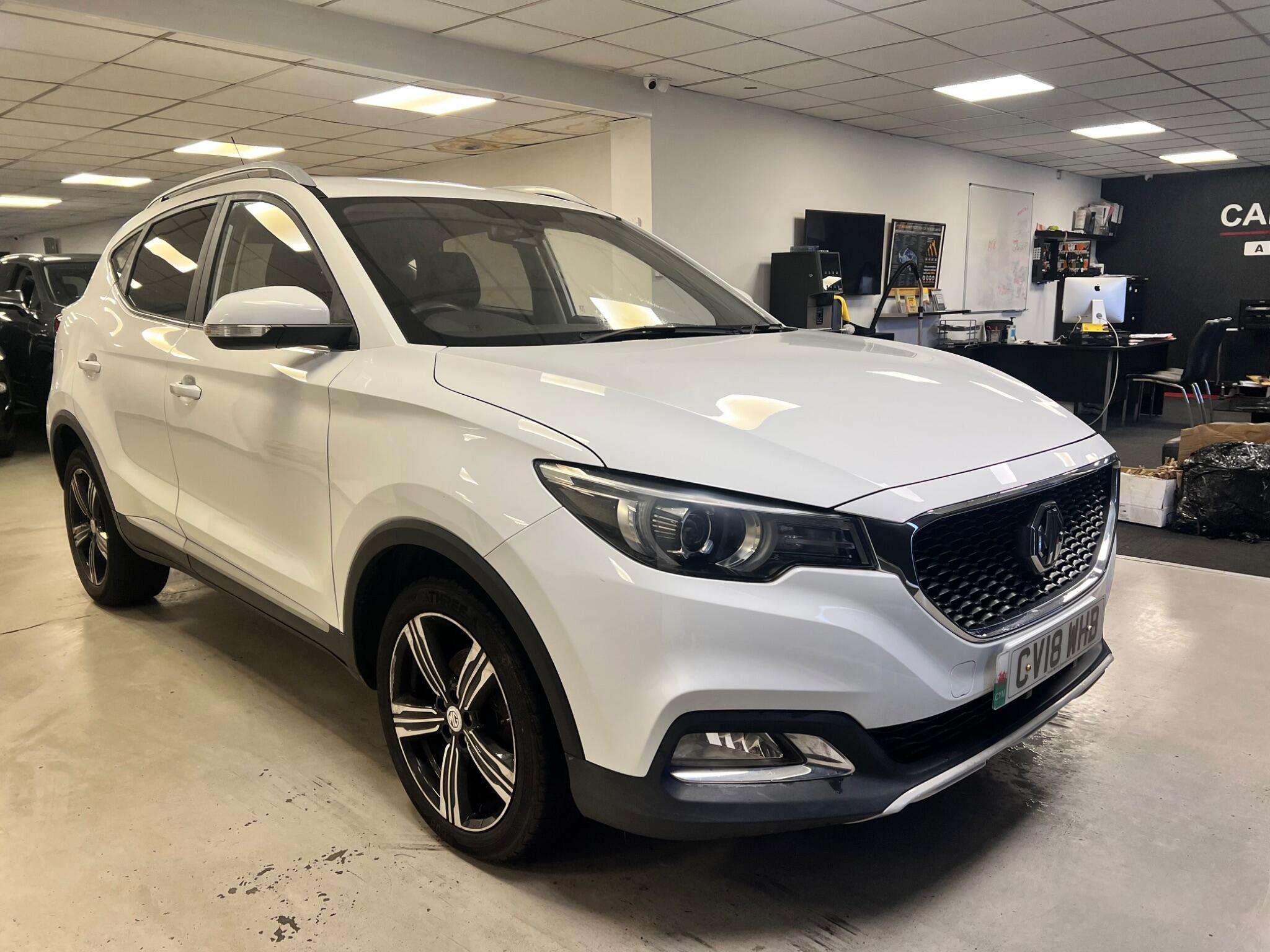 A 2018 MG ZS 1.5 VTi-TECH Exclusive Euro 6 (s/s) 5dr A 2018 MG ZS 1.5 VTi-TECH Exclusive Euro 6 (s/s) 5dr