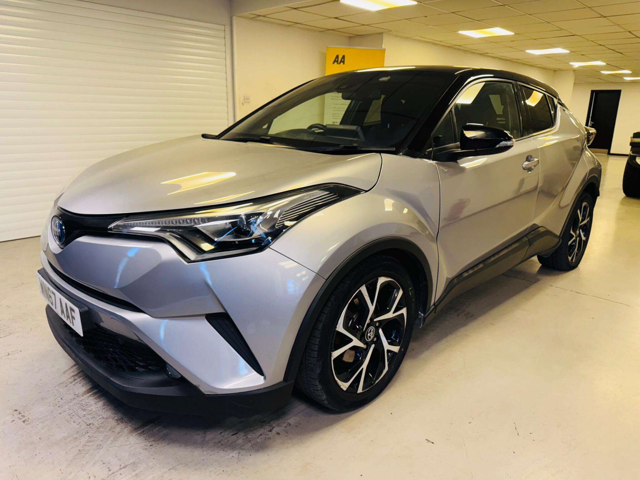 A 2017 TOYOTA C-HR 1.8 VVT-h Dynamic CVT Euro 6 (s/s) 5dr A 2017 TOYOTA C-HR 1.8 VVT-h Dynamic CVT Euro 6 (s/s) 5dr