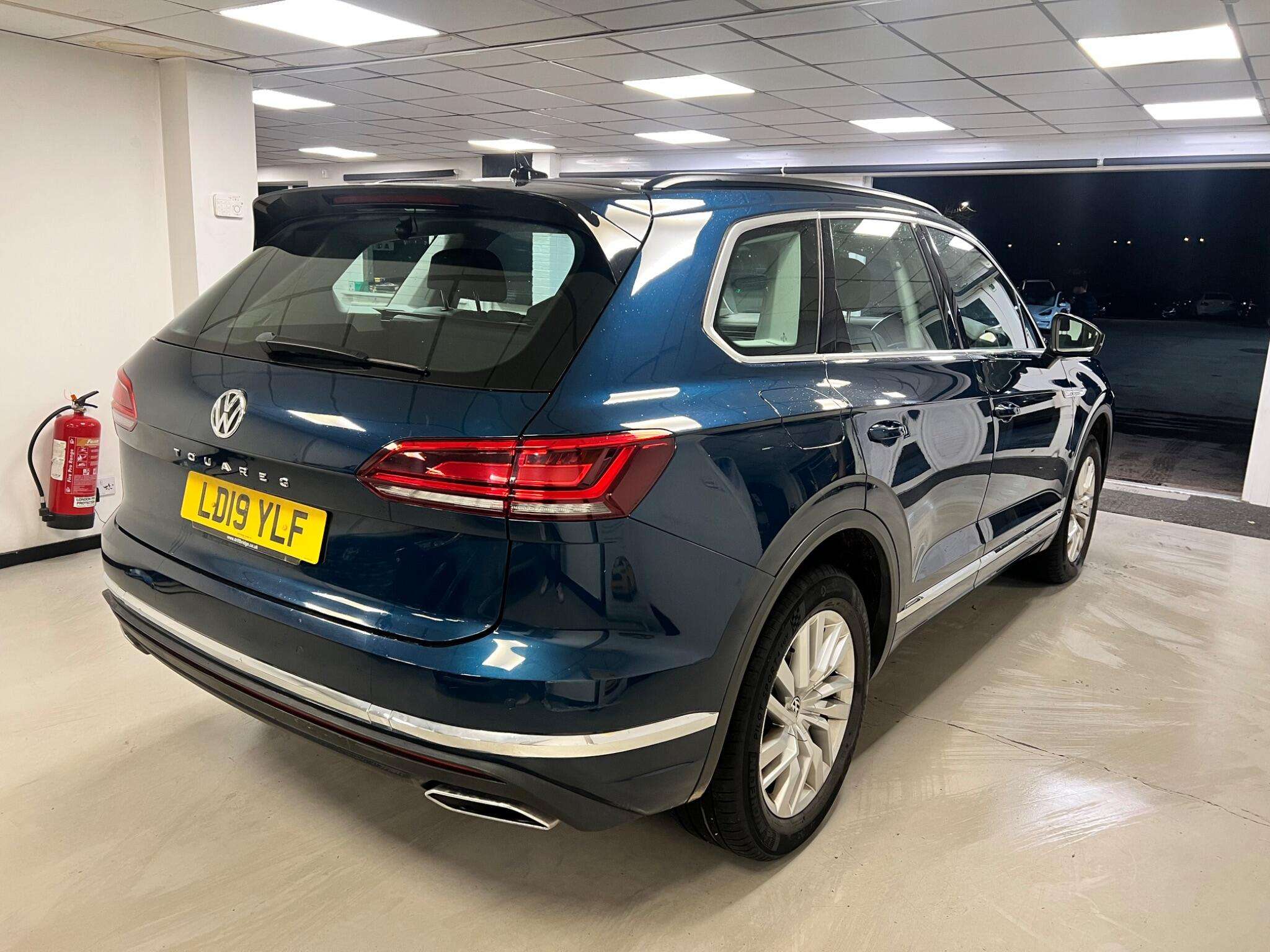 2019 VOLKSWAGEN TOUAREG 2019 VOLKSWAGEN TOUAREG