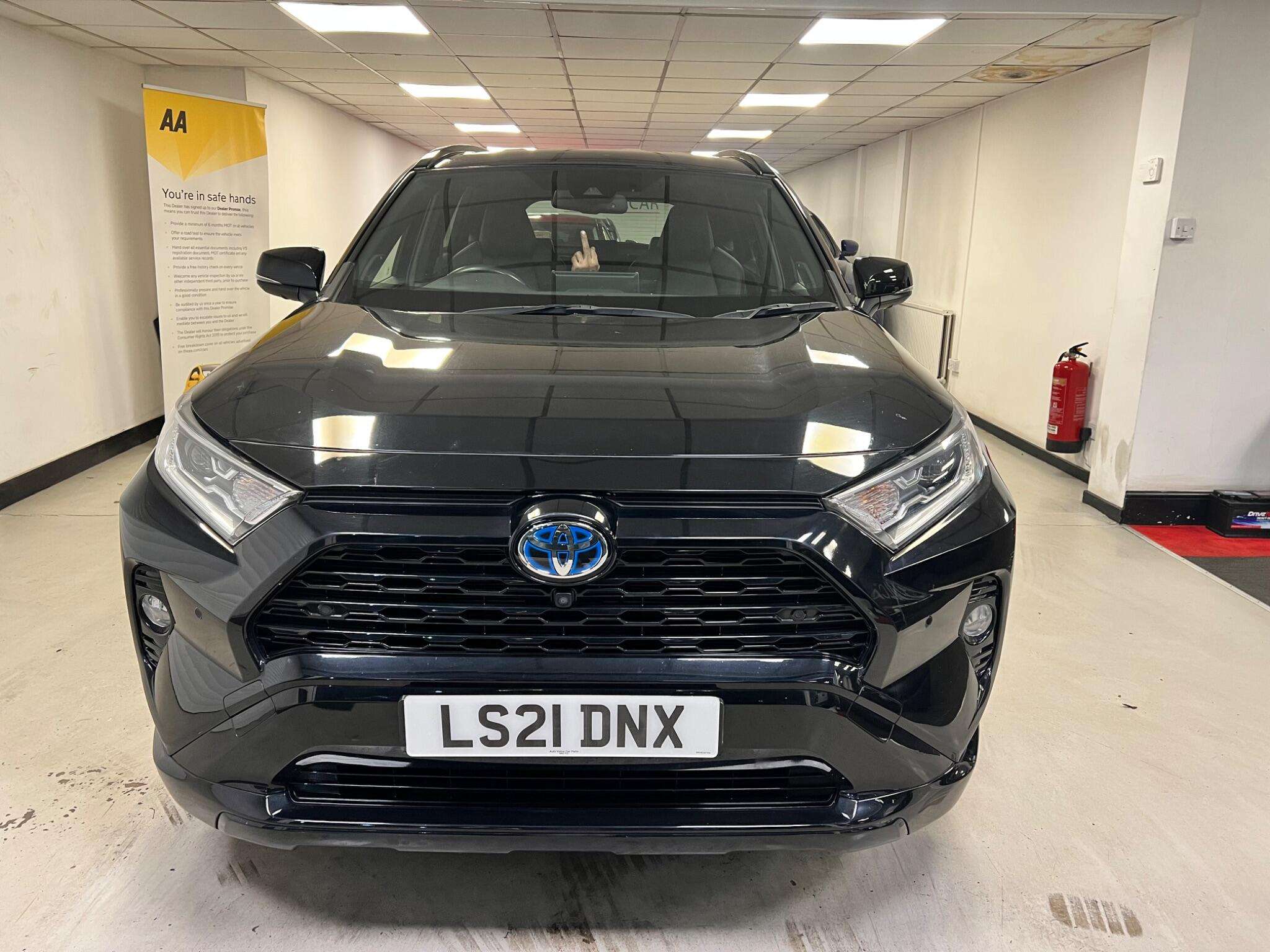 A 2021 TOYOTA RAV4 2.5 VVT-h Black Edition CVT Euro 6 (s/s) 5dr A 2021 TOYOTA RAV4 2.5 VVT-h Black Edition CVT Euro 6 (s/s) 5dr