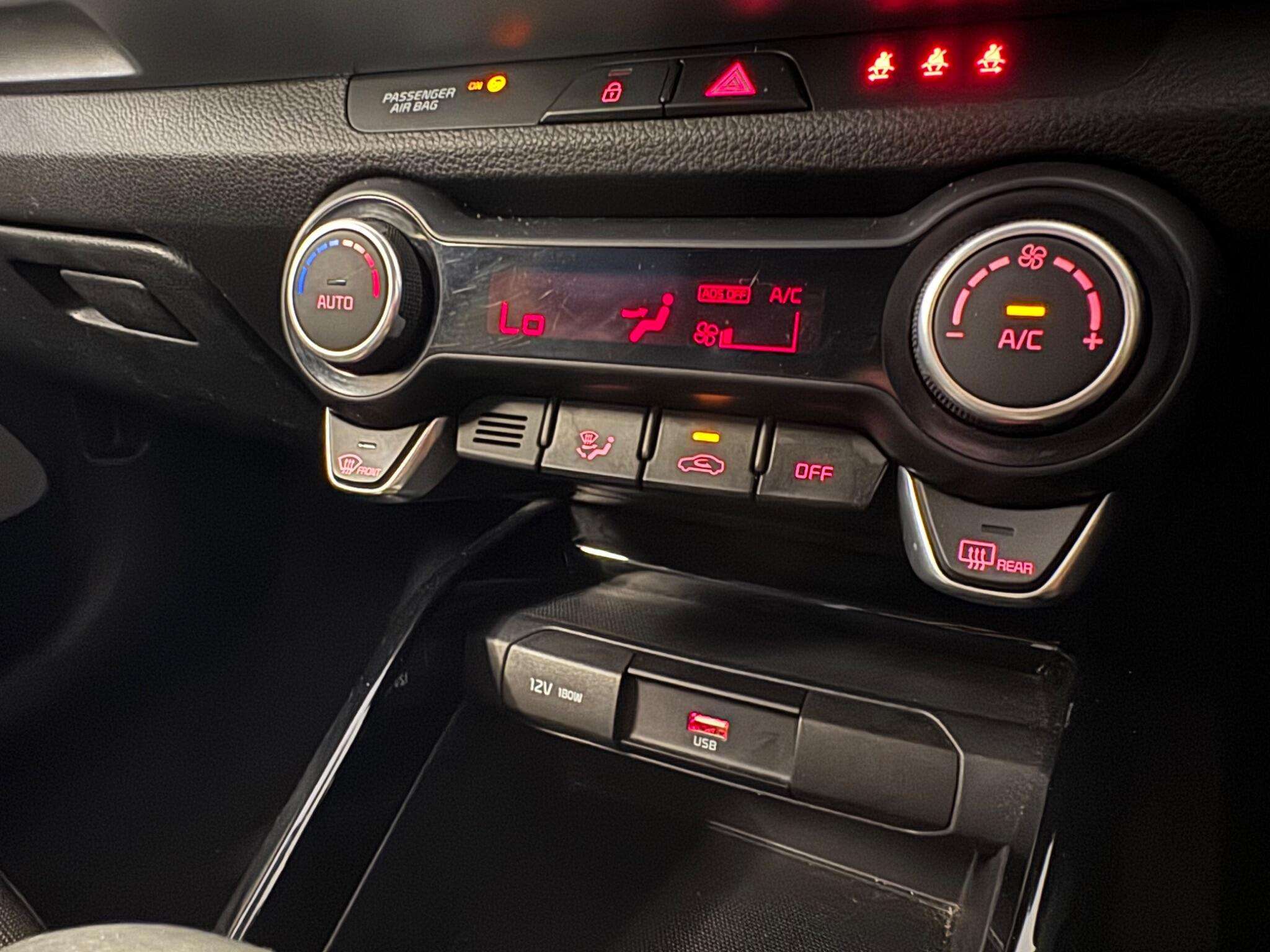 2021 KIA STONIC 2021 KIA STONIC