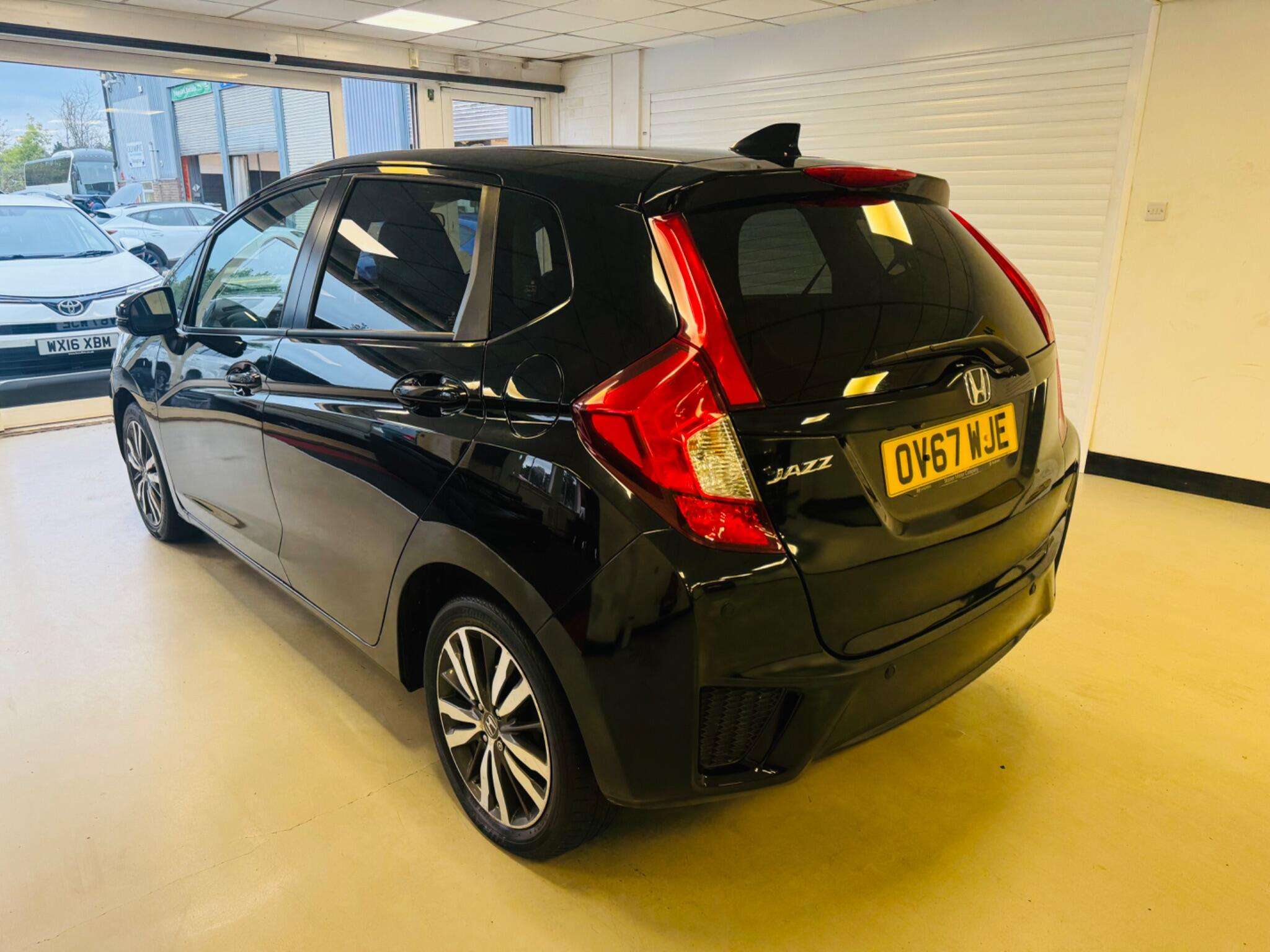 A 2017 HONDA JAZZ 1.3 i-VTEC EX Navi Euro 6 (s/s) 5dr A 2017 HONDA JAZZ 1.3 i-VTEC EX Navi Euro 6 (s/s) 5dr