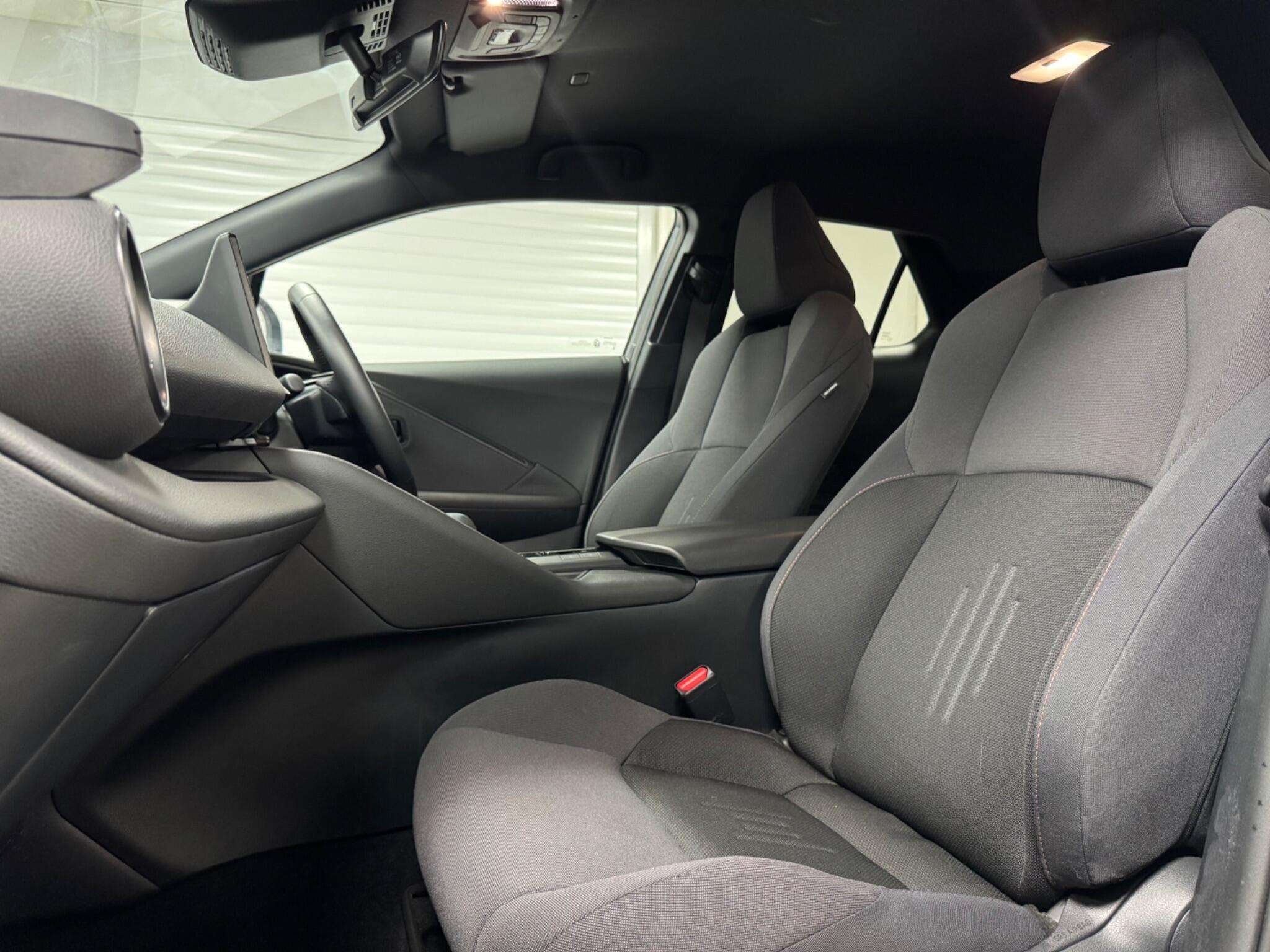 2025 TOYOTA C-HR 2025 TOYOTA C-HR