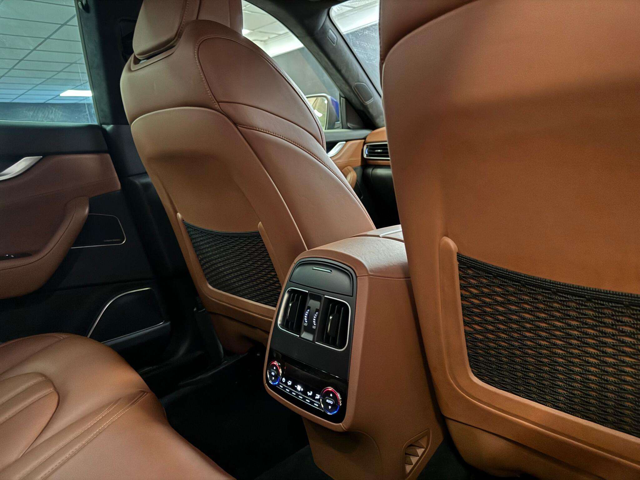 2017 MASERATI LEVANTE 2017 MASERATI LEVANTE