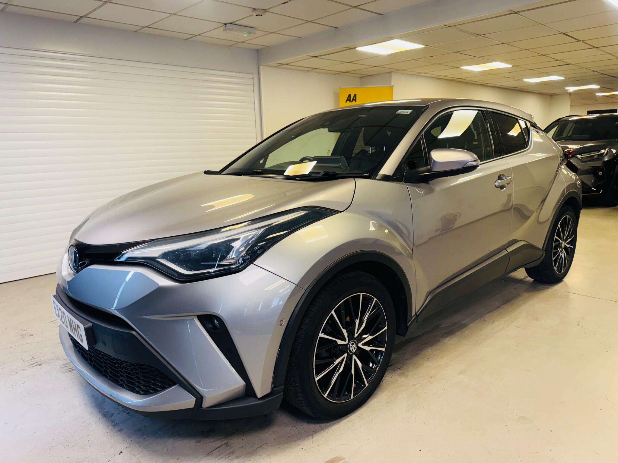 A 2020 TOYOTA C-HR 2.0 VVT-h Excel CVT Euro 6 (s/s) 5dr A 2020 TOYOTA C-HR 2.0 VVT-h Excel CVT Euro 6 (s/s) 5dr