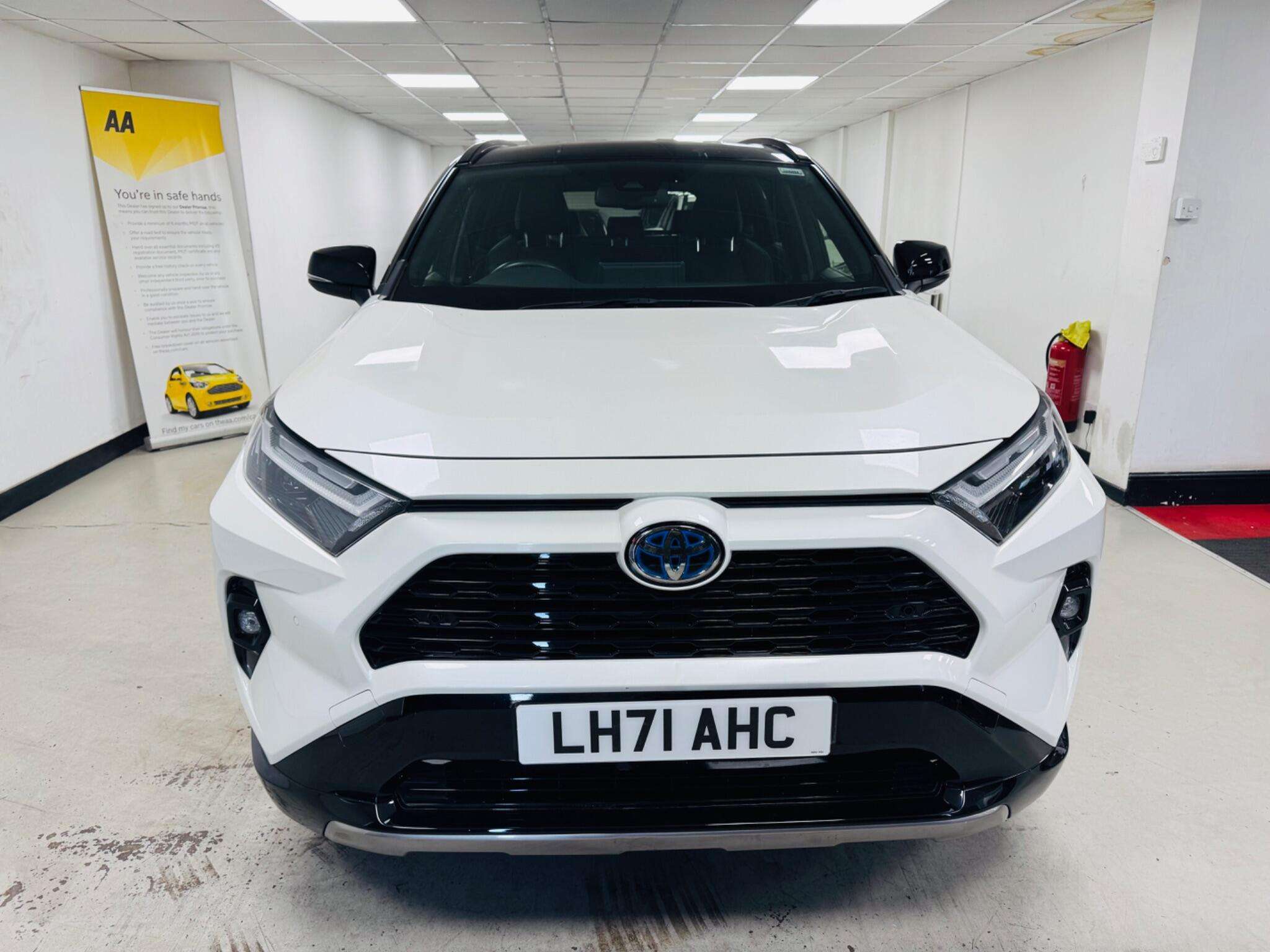 A 2022 TOYOTA RAV4 2.5 VVT-h Dynamic CVT Euro 6 (s/s) 5dr A 2022 TOYOTA RAV4 2.5 VVT-h Dynamic CVT Euro 6 (s/s) 5dr