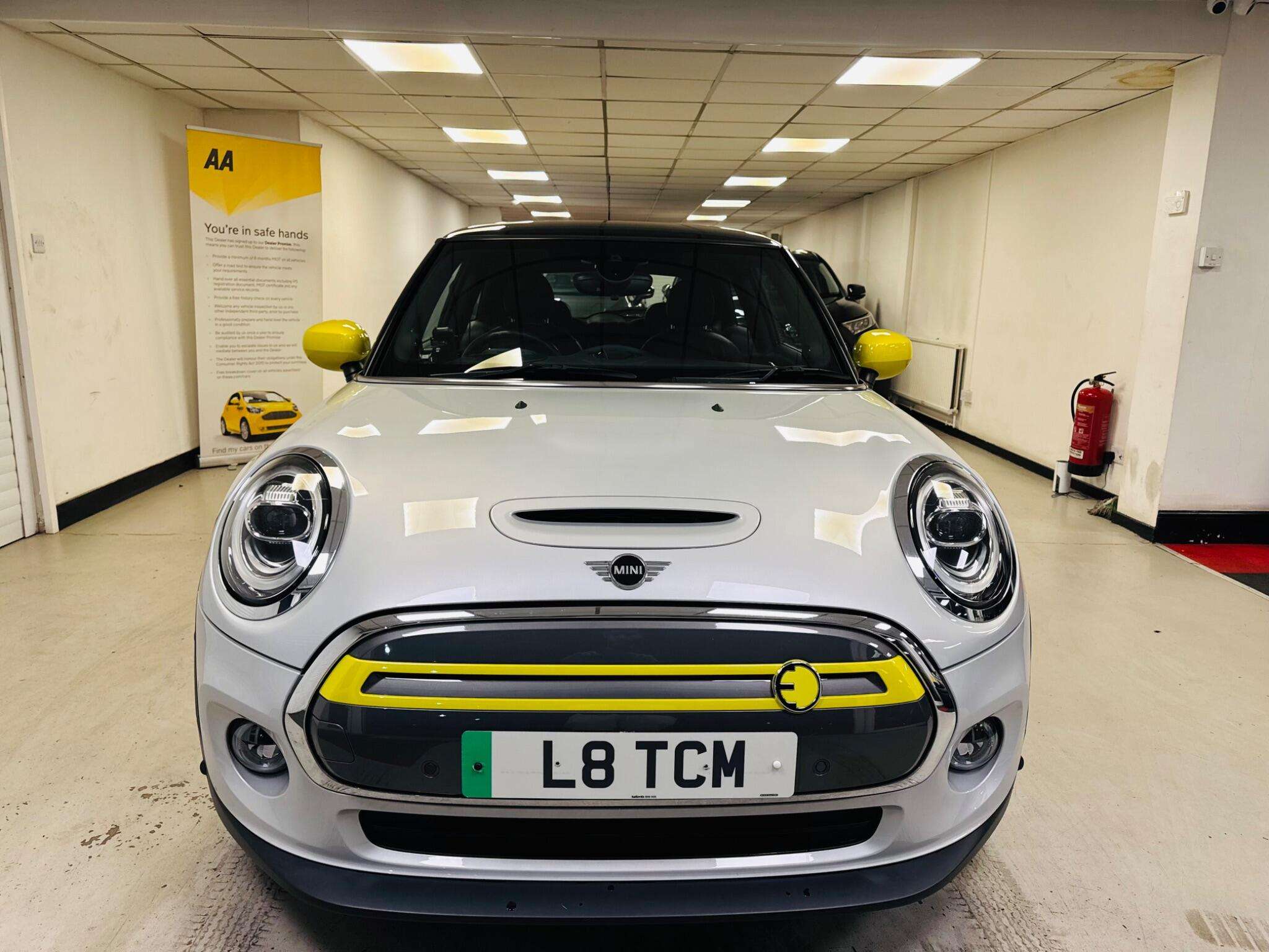 A 2020 MINI ELECTRIC COOPER Cooper SE 32.6kWh Level 3 Auto 3dr A 2020 MINI ELECTRIC COOPER Cooper SE 32.6kWh Level 3 Auto 3dr