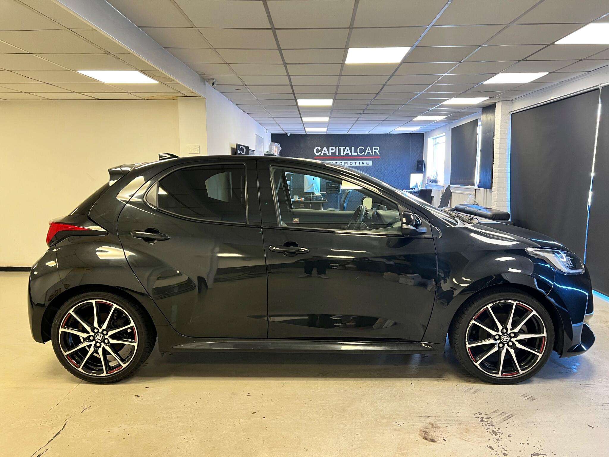 A 2024 TOYOTA YARIS 1.5 VVT-h GR SPORT E-CVT Euro 6 (s/s) 5dr A 2024 TOYOTA YARIS 1.5 VVT-h GR SPORT E-CVT Euro 6 (s/s) 5dr