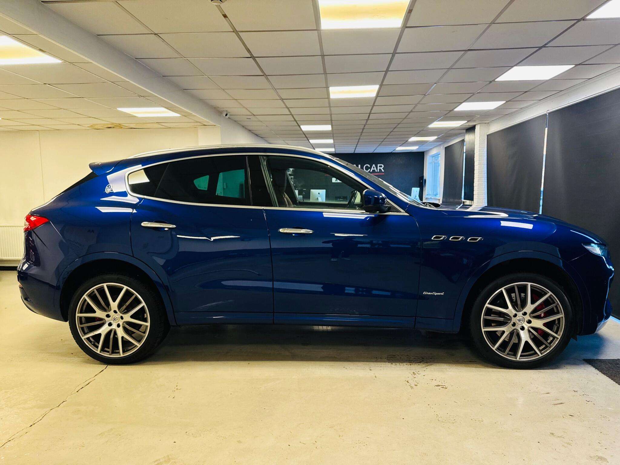 2017 MASERATI LEVANTE 2017 MASERATI LEVANTE