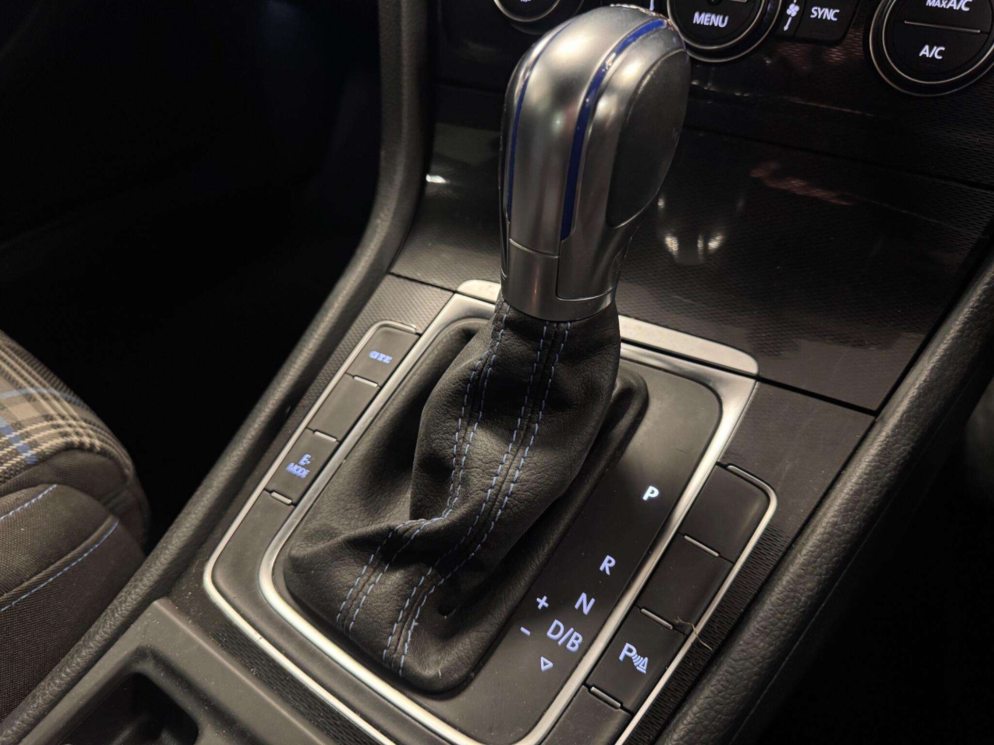 2015 VOLKSWAGEN GOLF 2015 VOLKSWAGEN GOLF