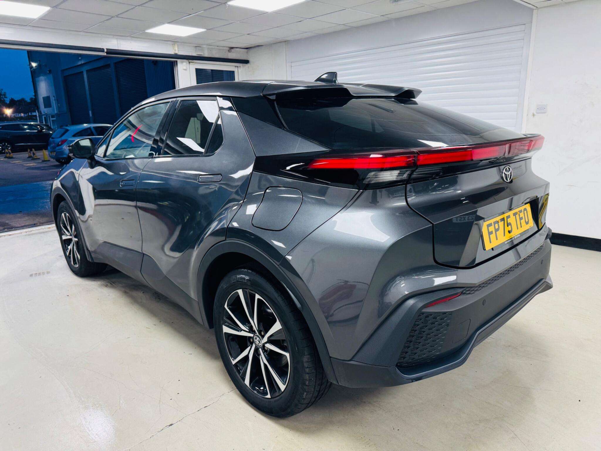 2025 TOYOTA C-HR 2025 TOYOTA C-HR