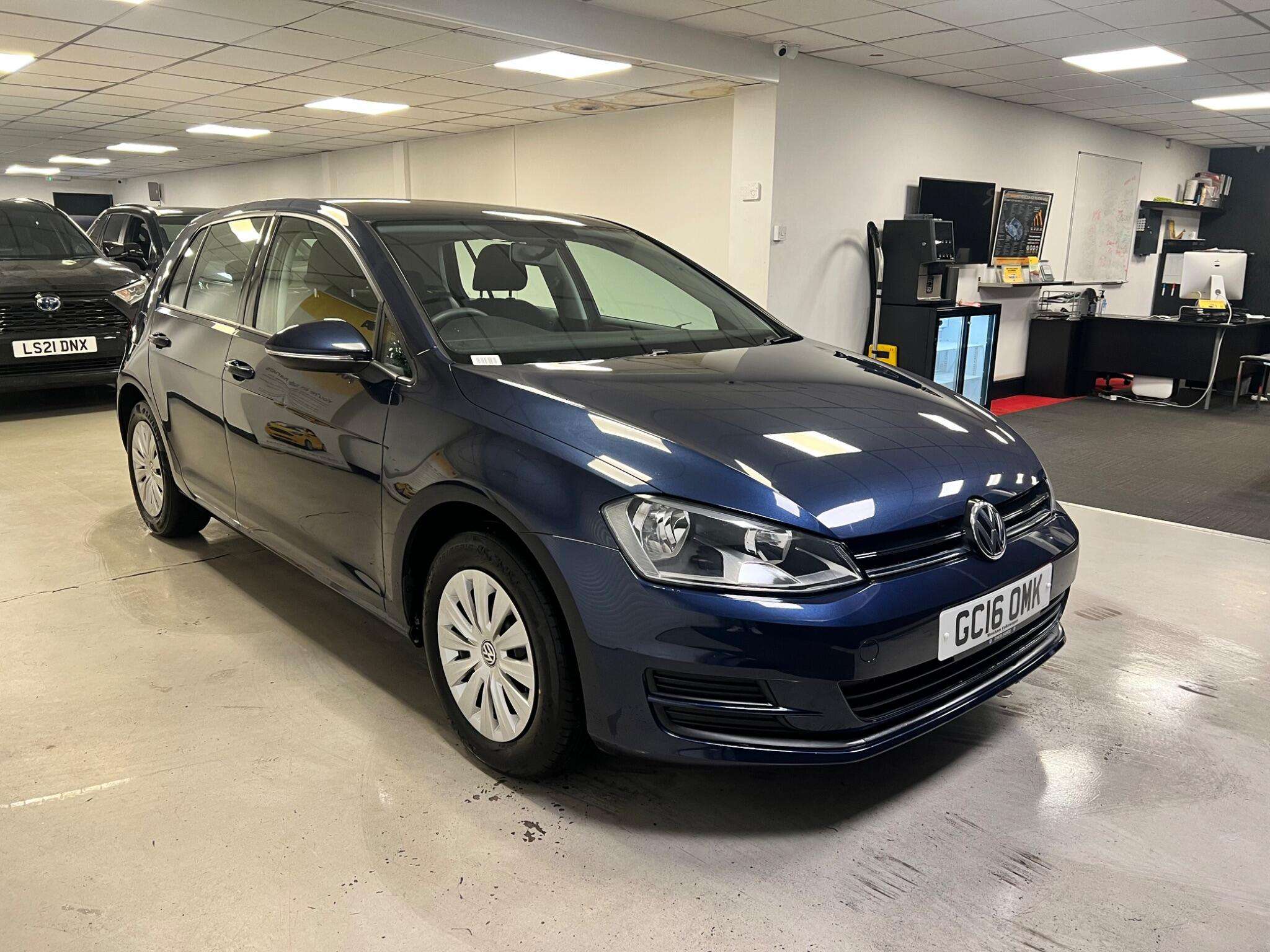 A 2016 VOLKSWAGEN GOLF 1.4 TSI BlueMotion Tech S DSG Euro 6 (s/s) 5dr A 2016 VOLKSWAGEN GOLF 1.4 TSI BlueMotion Tech S DSG Euro 6 (s/s) 5dr