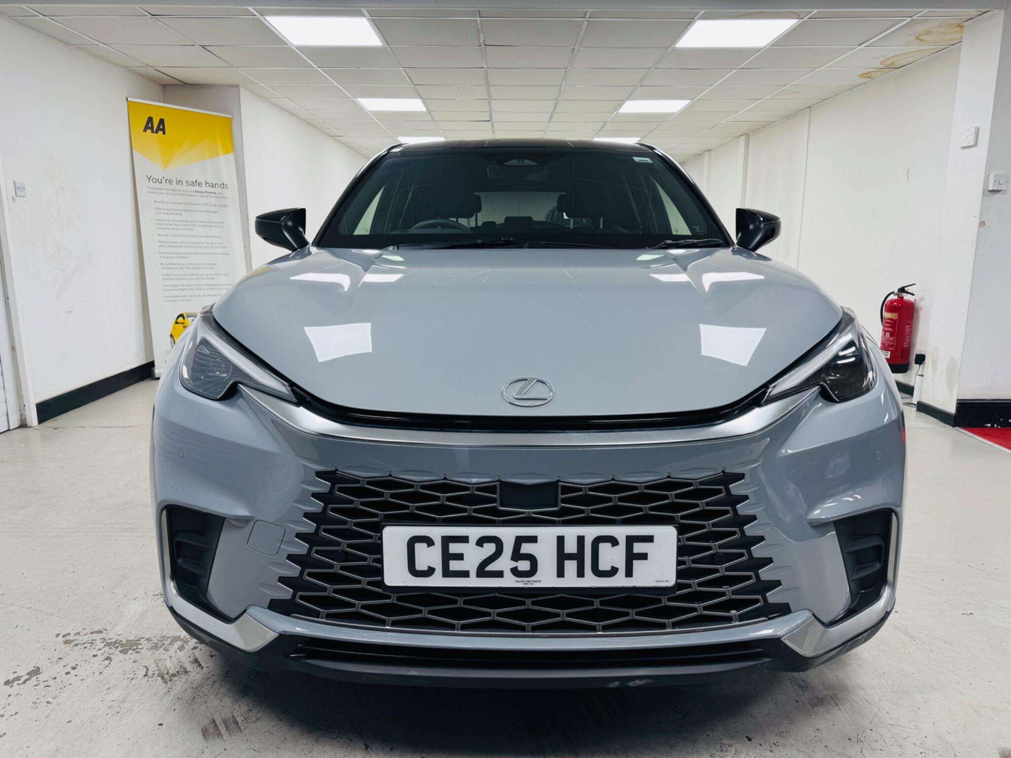 A 2025 LEXUS LBX 1.5 VVT-iE Premium Plus E-CVT Euro 6 (s/s) 5dr A 2025 LEXUS LBX 1.5 VVT-iE Premium Plus E-CVT Euro 6 (s/s) 5dr