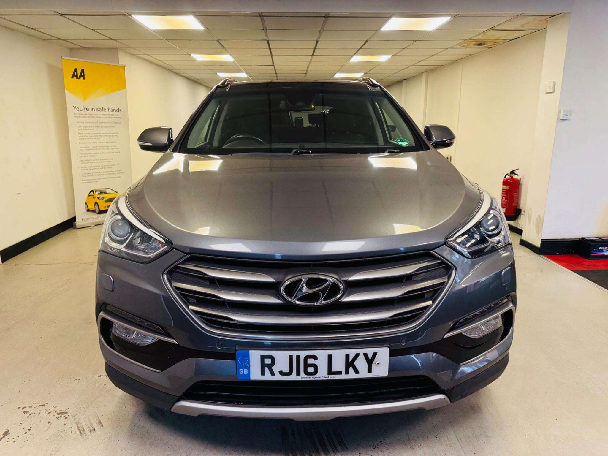 A 2016 HYUNDAI SANTA FE 2.2 CRDi Blue Drive Premium SE Auto 4WD Euro 6 (s/s) 5dr (7 Seat) A 2016 HYUNDAI SANTA FE 2.2 CRDi Blue Drive Premium SE Auto 4WD Euro 6 (s/s) 5dr (7 Seat)