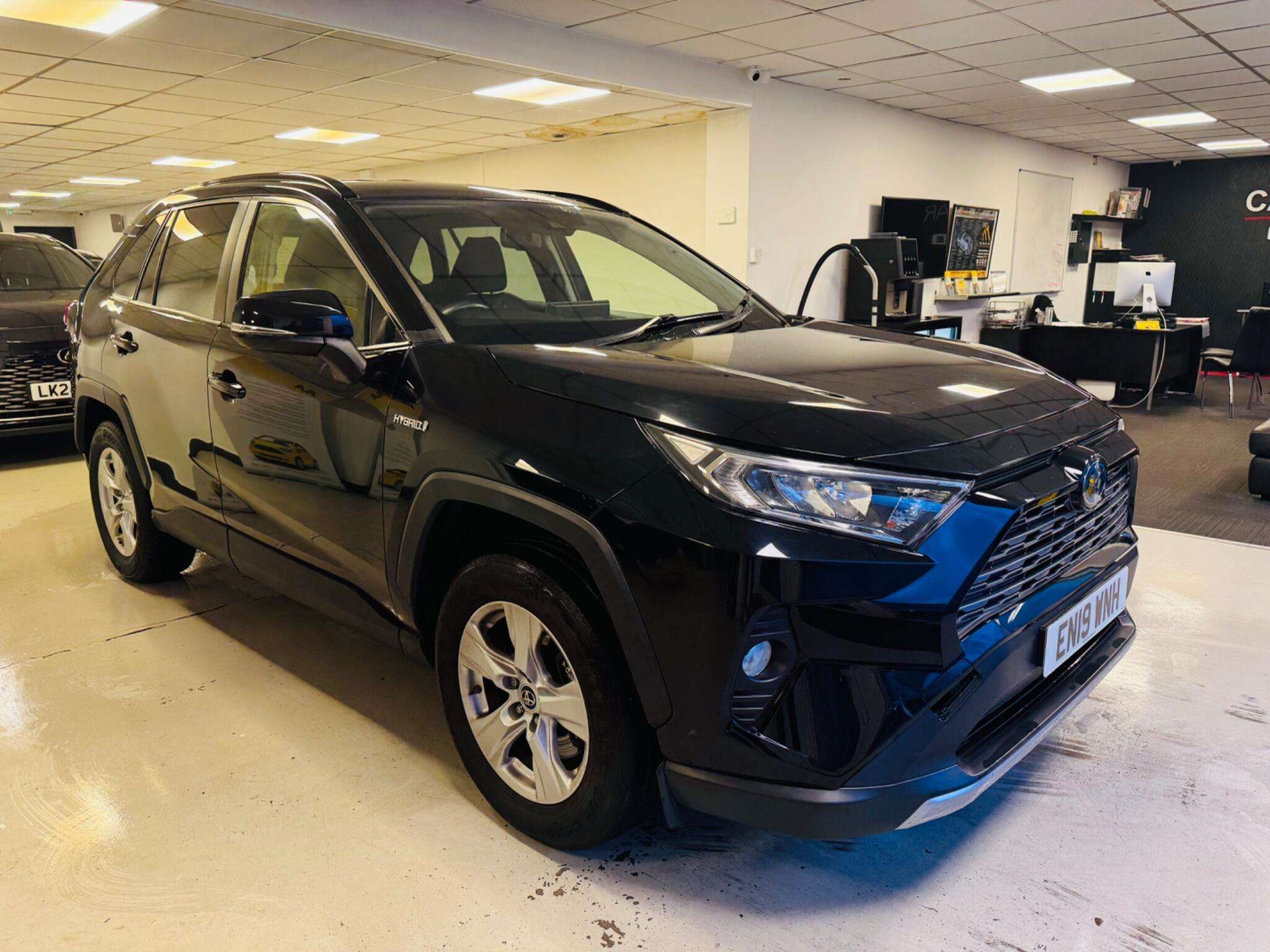 A 2019 TOYOTA RAV4 2.5 VVT-h Icon CVT Euro 6 (s/s) 5dr A 2019 TOYOTA RAV4 2.5 VVT-h Icon CVT Euro 6 (s/s) 5dr