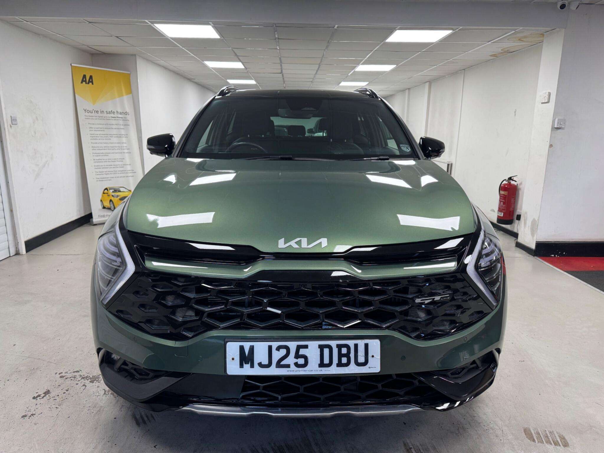 A 2025 KIA SPORTAGE 1.6 T-GDi 13.8kWh GT-Line S Auto AWD Euro 6 (s/s) 5dr A 2025 KIA SPORTAGE 1.6 T-GDi 13.8kWh GT-Line S Auto AWD Euro 6 (s/s) 5dr