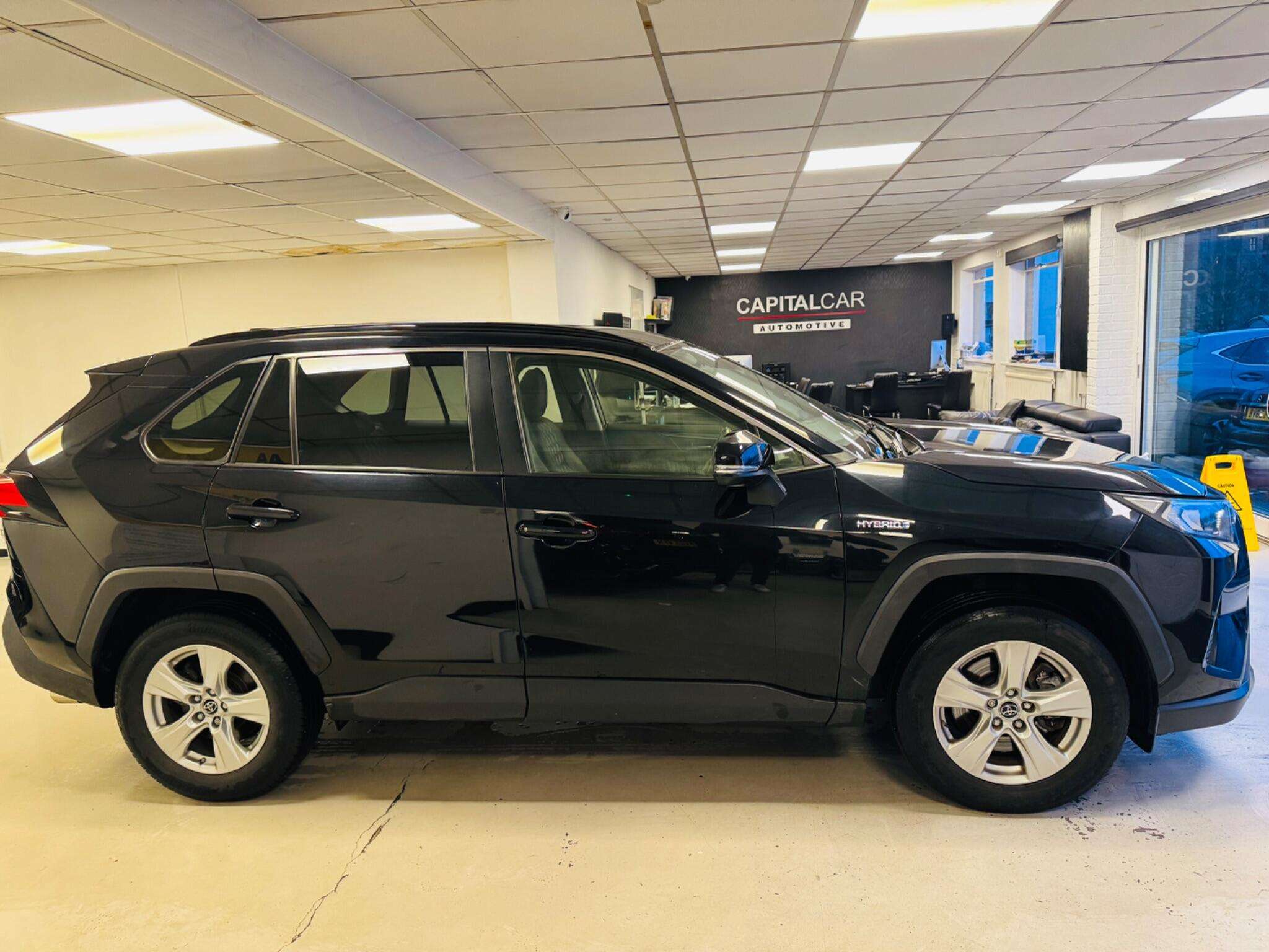 A 2019 TOYOTA RAV4 2.5 VVT-h Icon CVT Euro 6 (s/s) 5dr A 2019 TOYOTA RAV4 2.5 VVT-h Icon CVT Euro 6 (s/s) 5dr