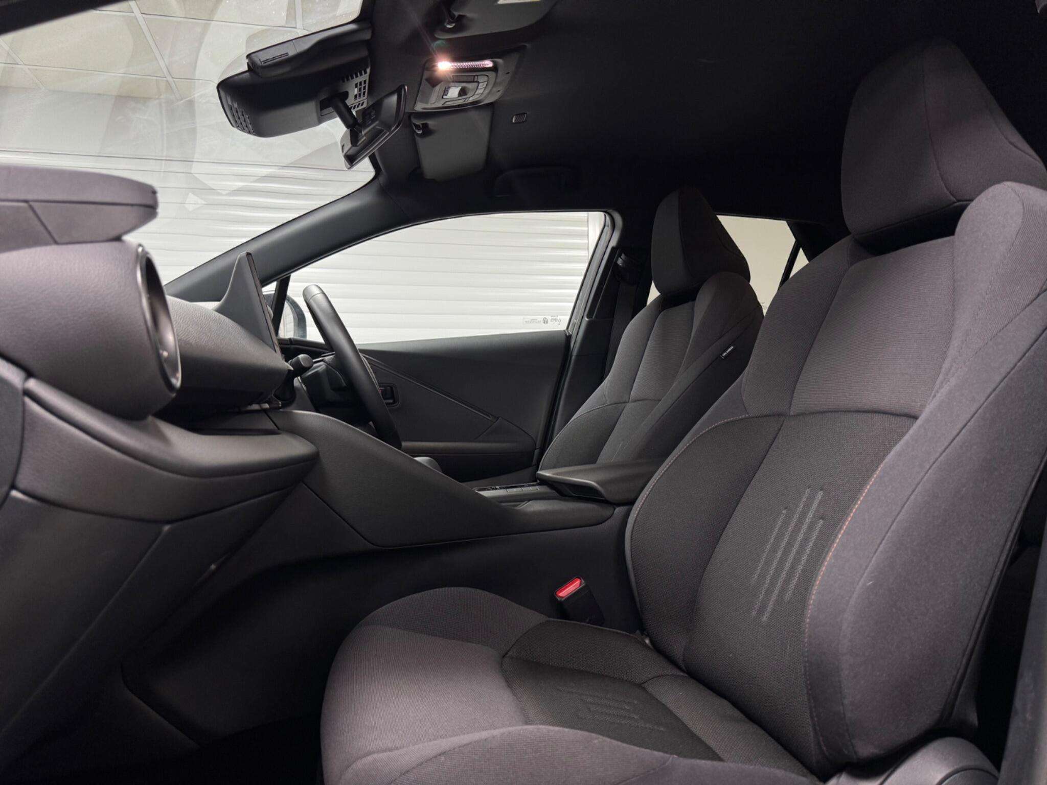 2025 TOYOTA C-HR 2025 TOYOTA C-HR