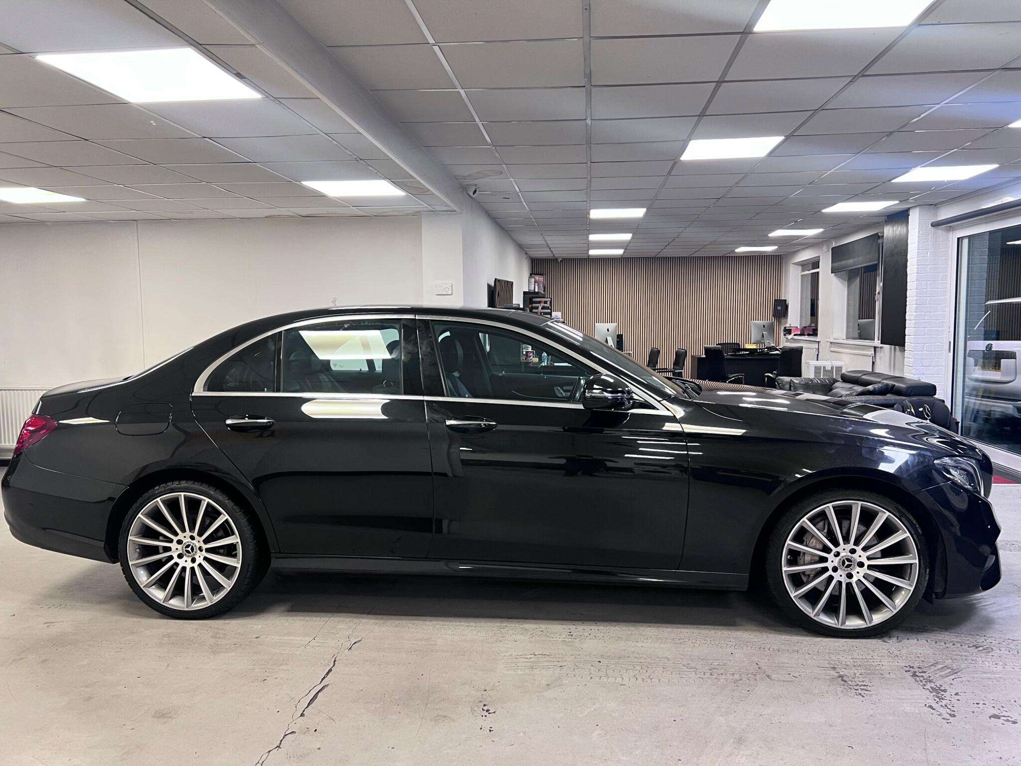 A 2016 MERCEDES-BENZ E CLASS 2.0 E220d AMG Line (Premium) G-Tronic+ Euro 6 (s/s) 4dr A 2016 MERCEDES-BENZ E CLASS 2.0 E220d AMG Line (Premium) G-Tronic+ Euro 6 (s/s) 4dr