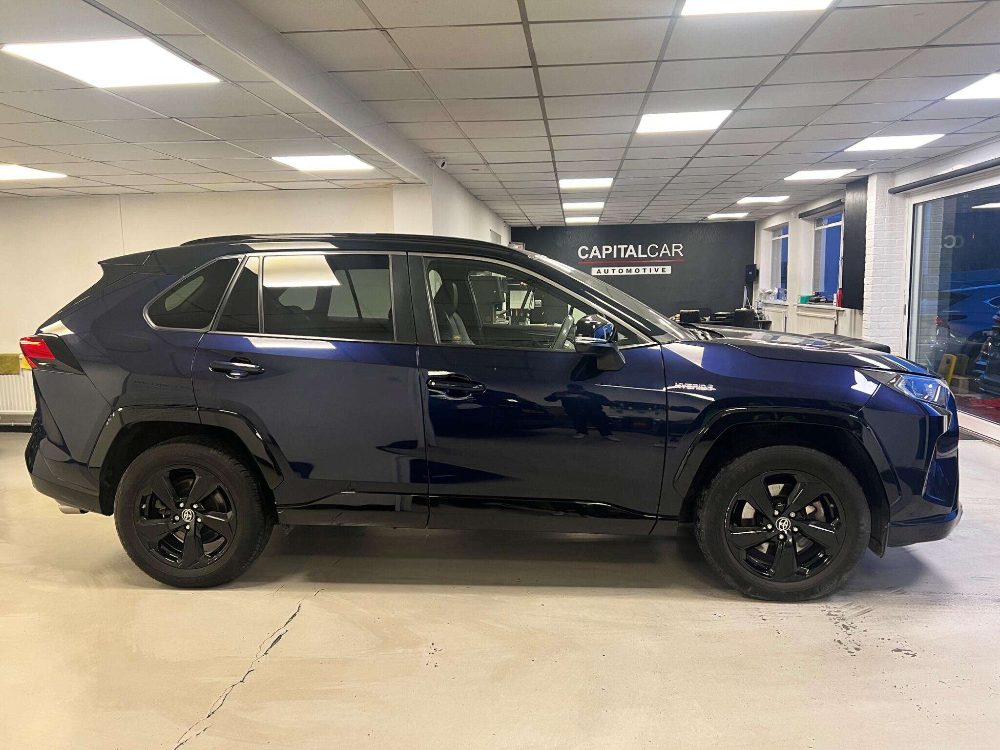 A 2020 TOYOTA RAV4 2.5 VVT-h Dynamic CVT 4WD Euro 6 (s/s) 5dr A 2020 TOYOTA RAV4 2.5 VVT-h Dynamic CVT 4WD Euro 6 (s/s) 5dr