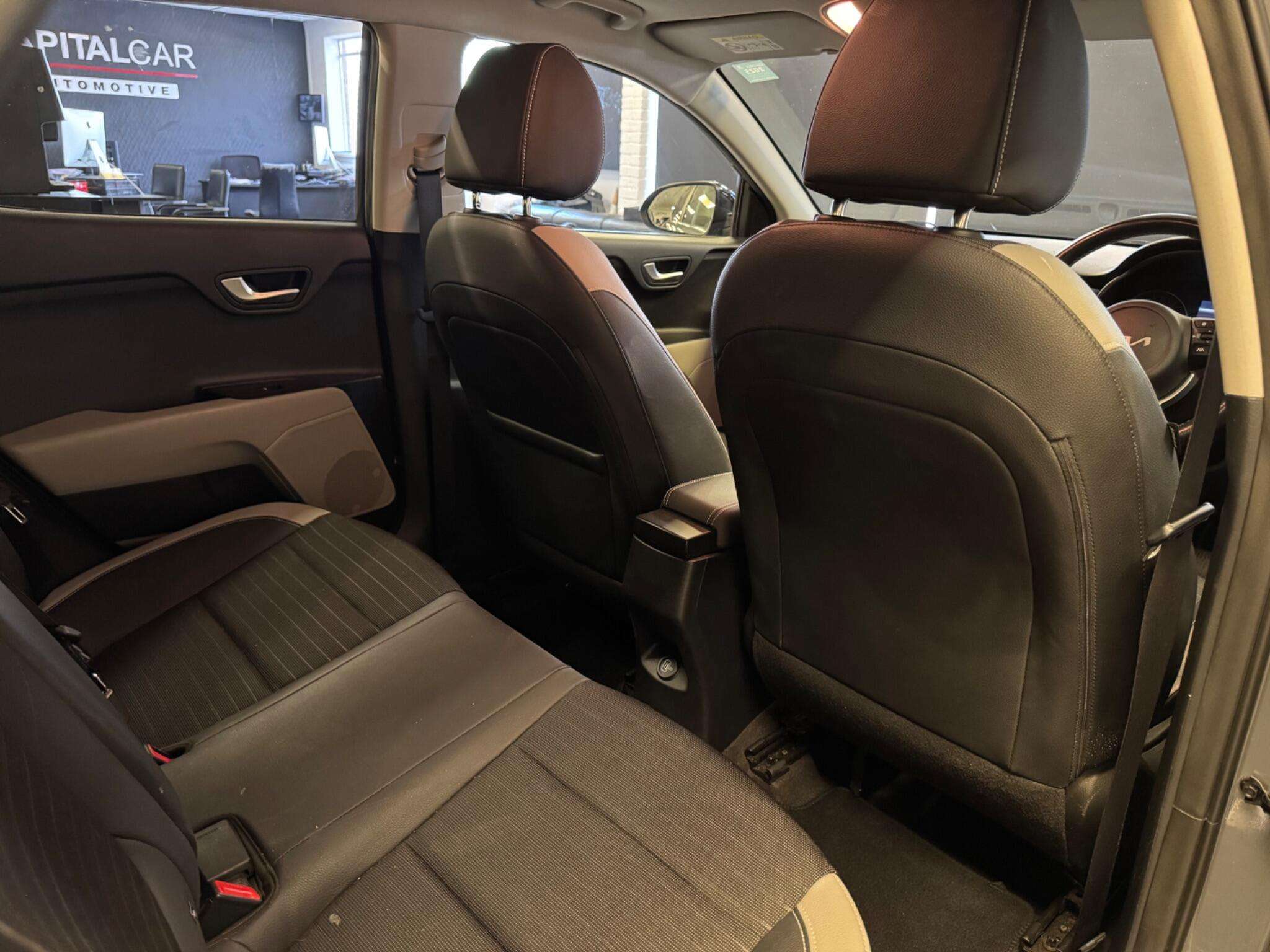 2021 KIA STONIC 2021 KIA STONIC