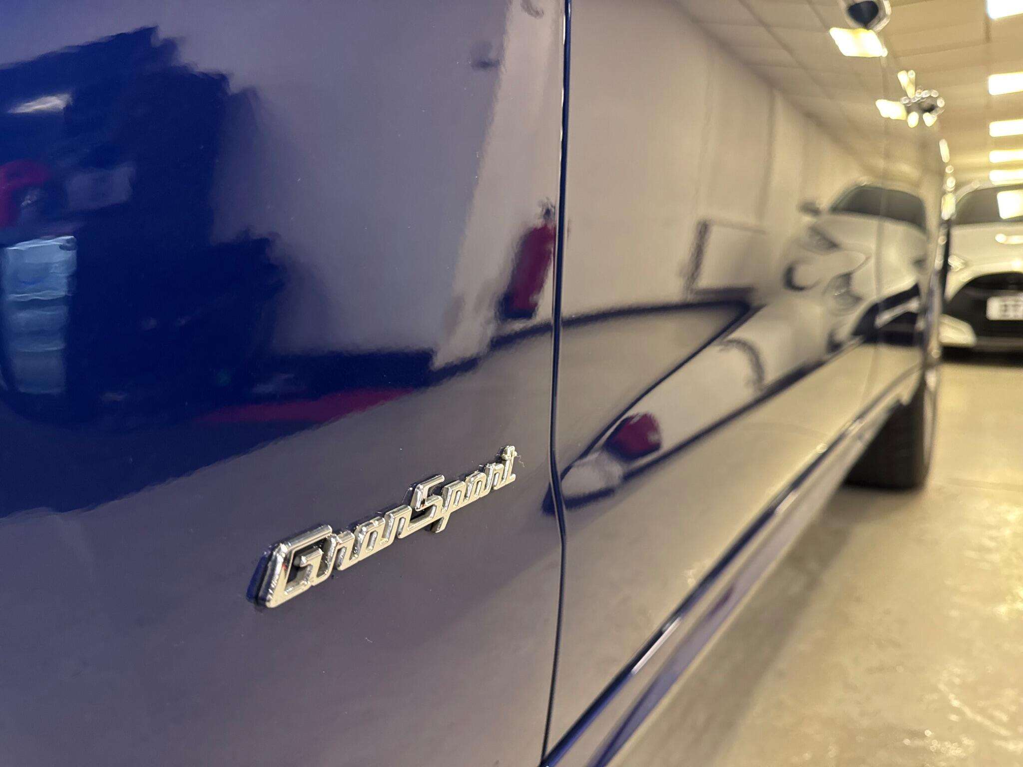 2017 MASERATI LEVANTE 2017 MASERATI LEVANTE