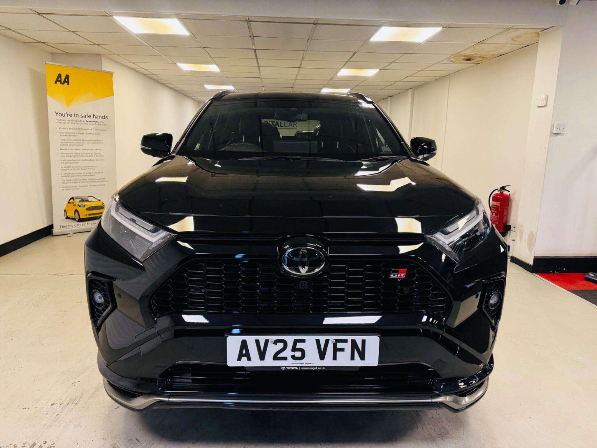 A 2025 TOYOTA RAV4 2.5 VVT 18.1kWh GR SPORT CVT 4WD Euro 6 (s/s) 5dr A 2025 TOYOTA RAV4 2.5 VVT 18.1kWh GR SPORT CVT 4WD Euro 6 (s/s) 5dr