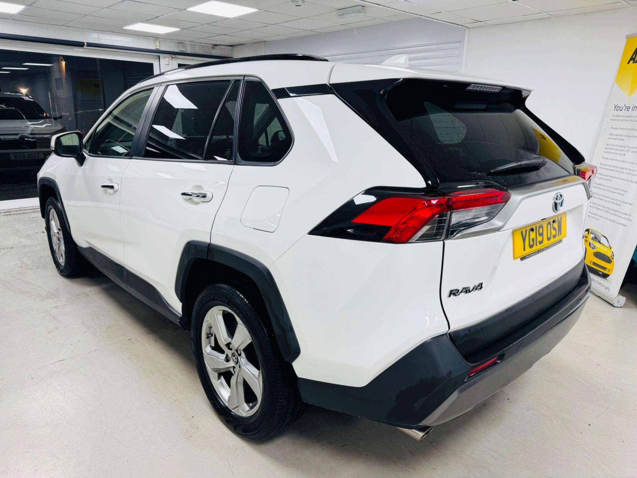 A 2019 TOYOTA RAV4 2.5 VVT-h Excel CVT Euro 6 (s/s) 5dr A 2019 TOYOTA RAV4 2.5 VVT-h Excel CVT Euro 6 (s/s) 5dr