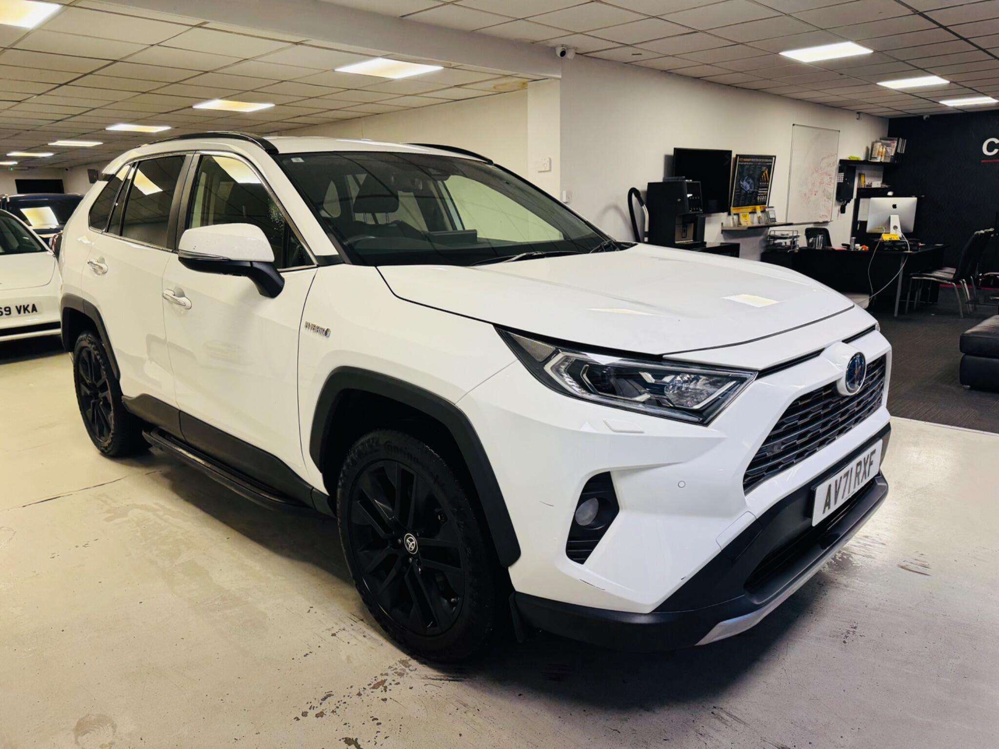 A 2022 TOYOTA RAV4 2.5 VVT-h Excel CVT Euro 6 (s/s) 5dr A 2022 TOYOTA RAV4 2.5 VVT-h Excel CVT Euro 6 (s/s) 5dr