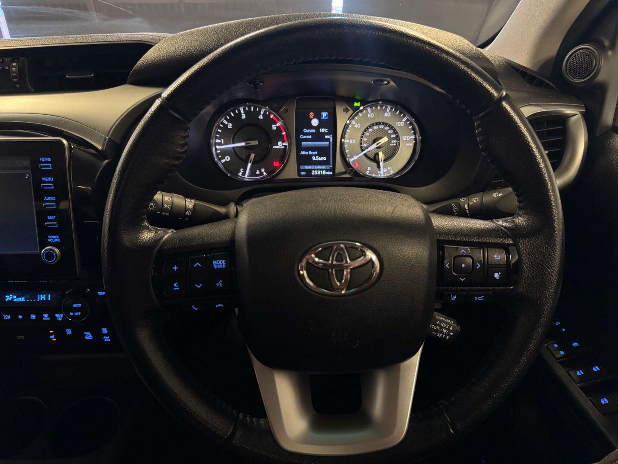 2022 TOYOTA HILUX 2022 TOYOTA HILUX