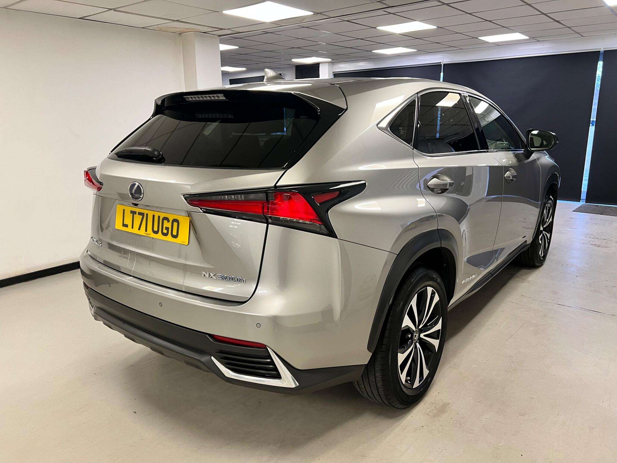 A 2021 LEXUS NX 2.5 300h GPF E-CVT 4WD Euro 6 (s/s) 5dr A 2021 LEXUS NX 2.5 300h GPF E-CVT 4WD Euro 6 (s/s) 5dr