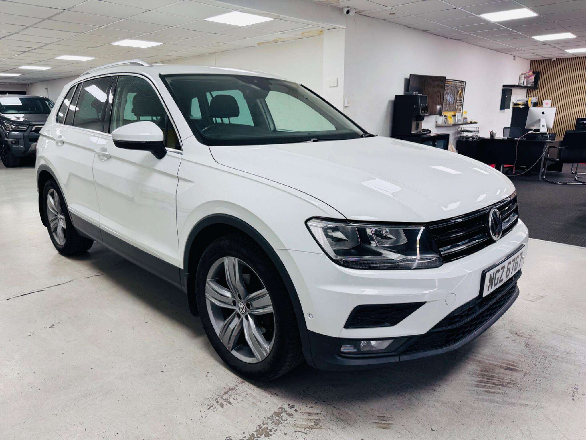 A 2019 VOLKSWAGEN TIGUAN 2.0 TDI Match DSG Euro 6 (s/s) 5dr A 2019 VOLKSWAGEN TIGUAN 2.0 TDI Match DSG Euro 6 (s/s) 5dr