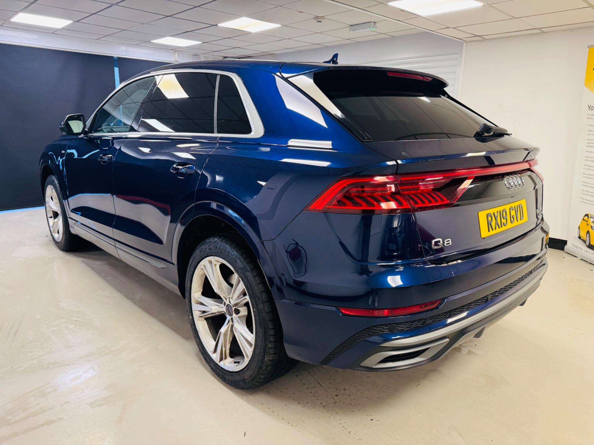 2019 AUDI Q8 2019 AUDI Q8