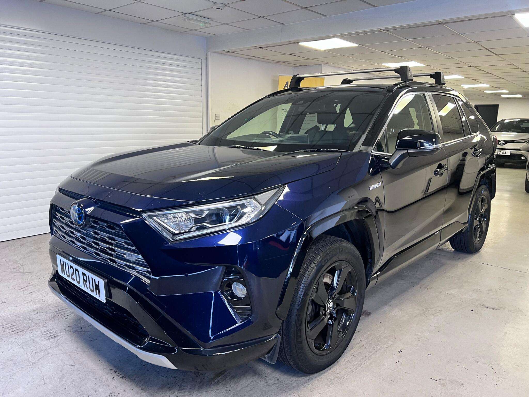 A 2020 TOYOTA RAV4 2.5 VVT-h Dynamic CVT 4WD Euro 6 (s/s) 5dr A 2020 TOYOTA RAV4 2.5 VVT-h Dynamic CVT 4WD Euro 6 (s/s) 5dr