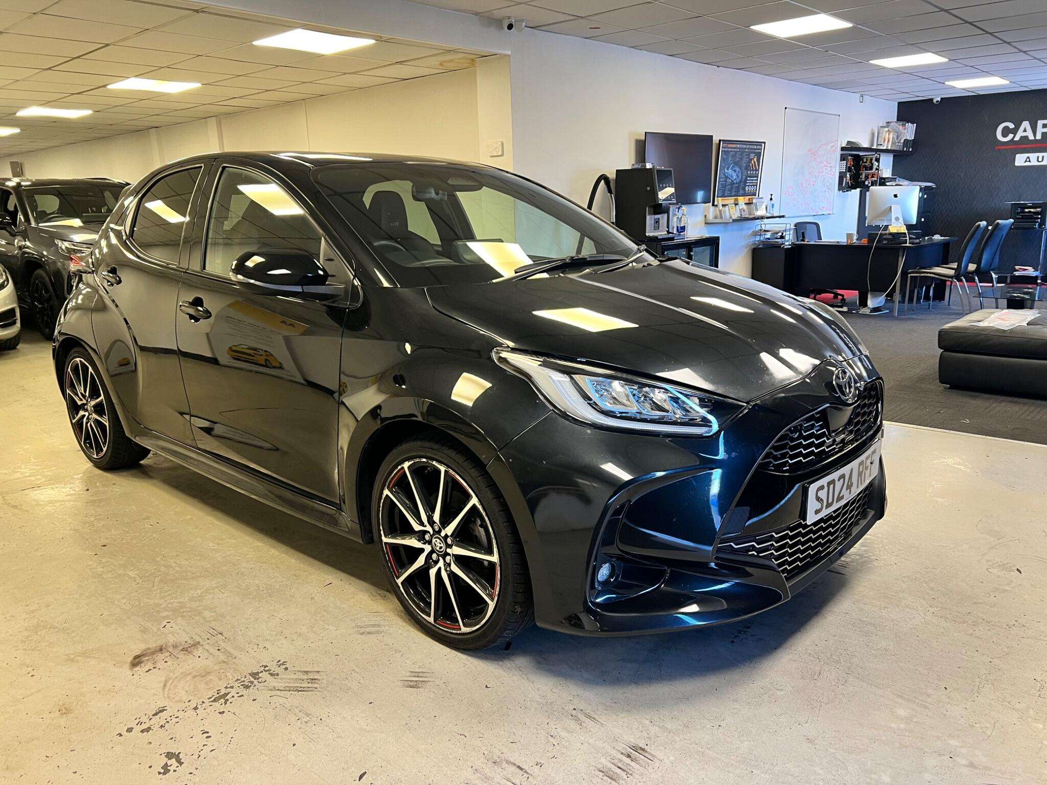 A 2024 TOYOTA YARIS 1.5 VVT-h GR SPORT E-CVT Euro 6 (s/s) 5dr A 2024 TOYOTA YARIS 1.5 VVT-h GR SPORT E-CVT Euro 6 (s/s) 5dr