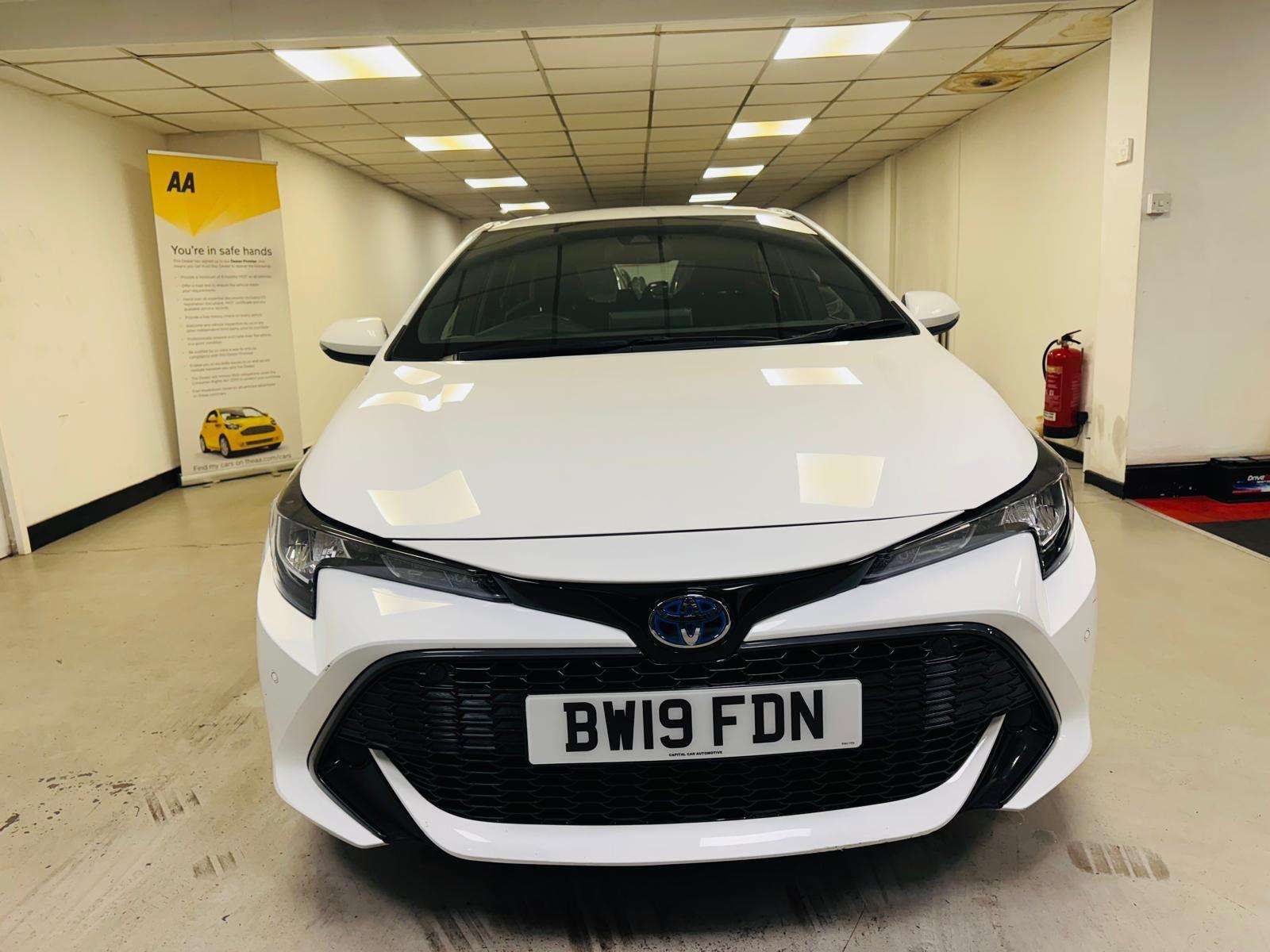 A 2019 TOYOTA COROLLA 1.8 VVT-h Icon Tech CVT Euro 6 (s/s) 5dr A 2019 TOYOTA COROLLA 1.8 VVT-h Icon Tech CVT Euro 6 (s/s) 5dr