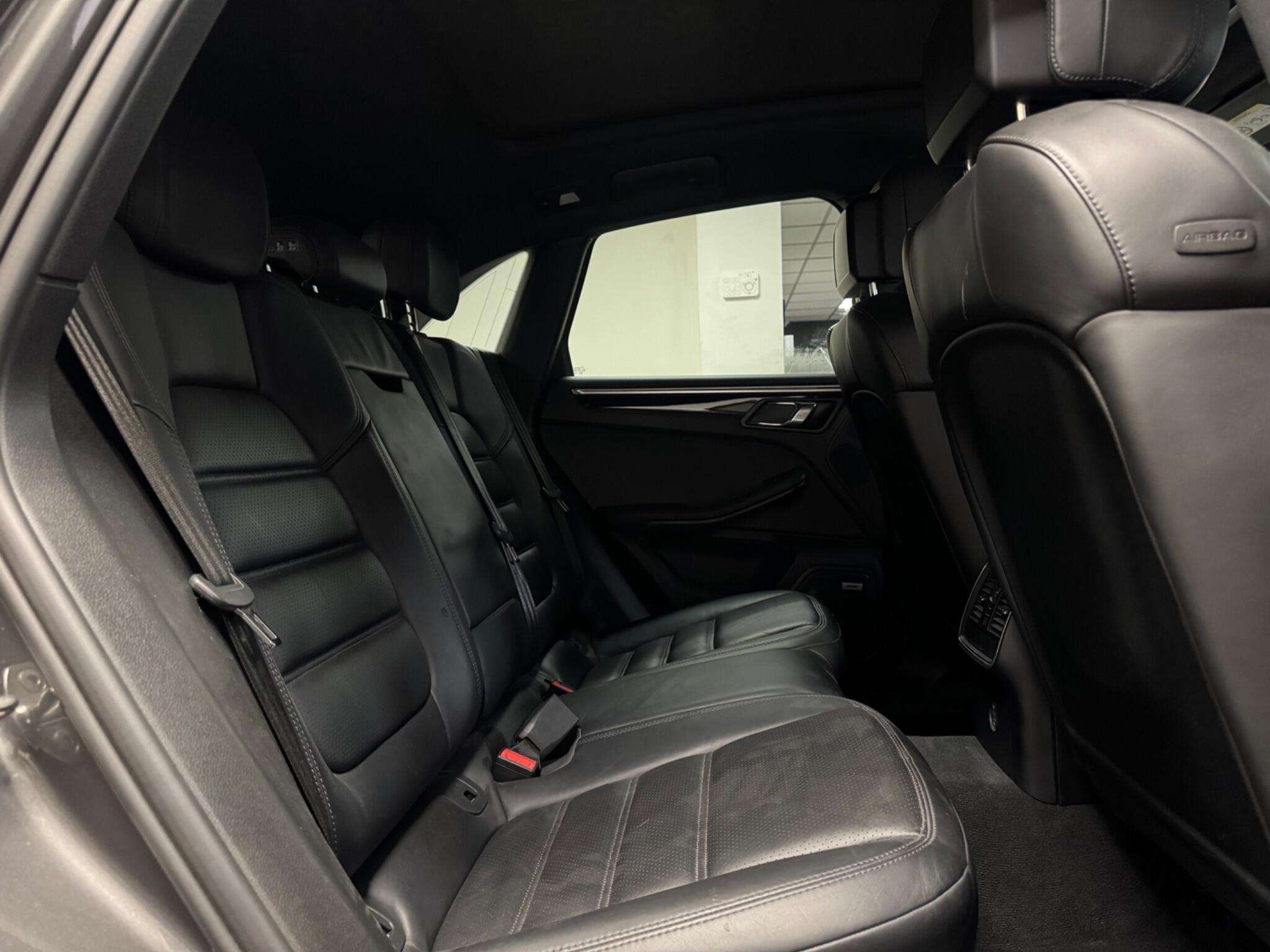 2017 PORSCHE MACAN 2017 PORSCHE MACAN