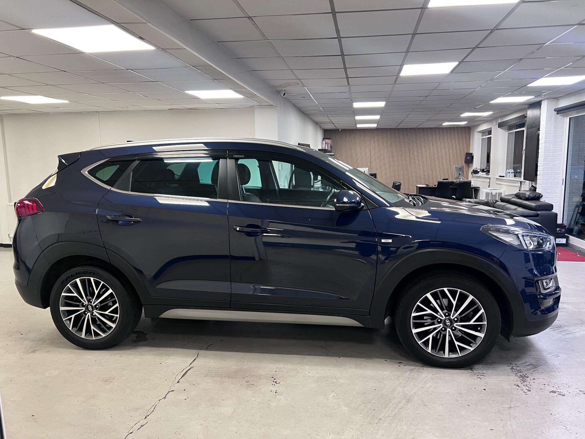 A 2020 HYUNDAI TUCSON 1.6 CRDi MHEV Premium DCT Euro 6 (s/s) 5dr A 2020 HYUNDAI TUCSON 1.6 CRDi MHEV Premium DCT Euro 6 (s/s) 5dr
