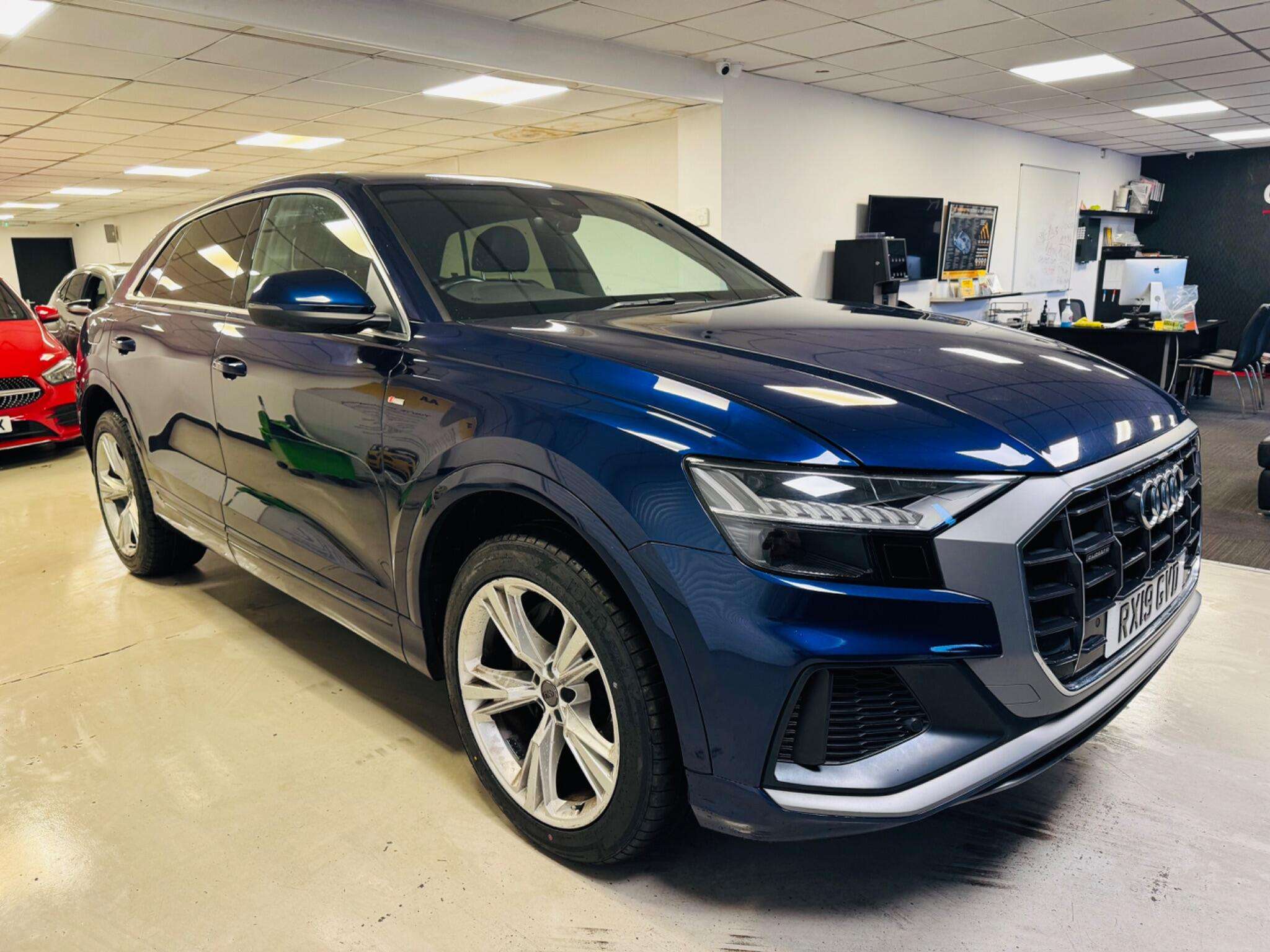 2019 AUDI Q8 2019 AUDI Q8
