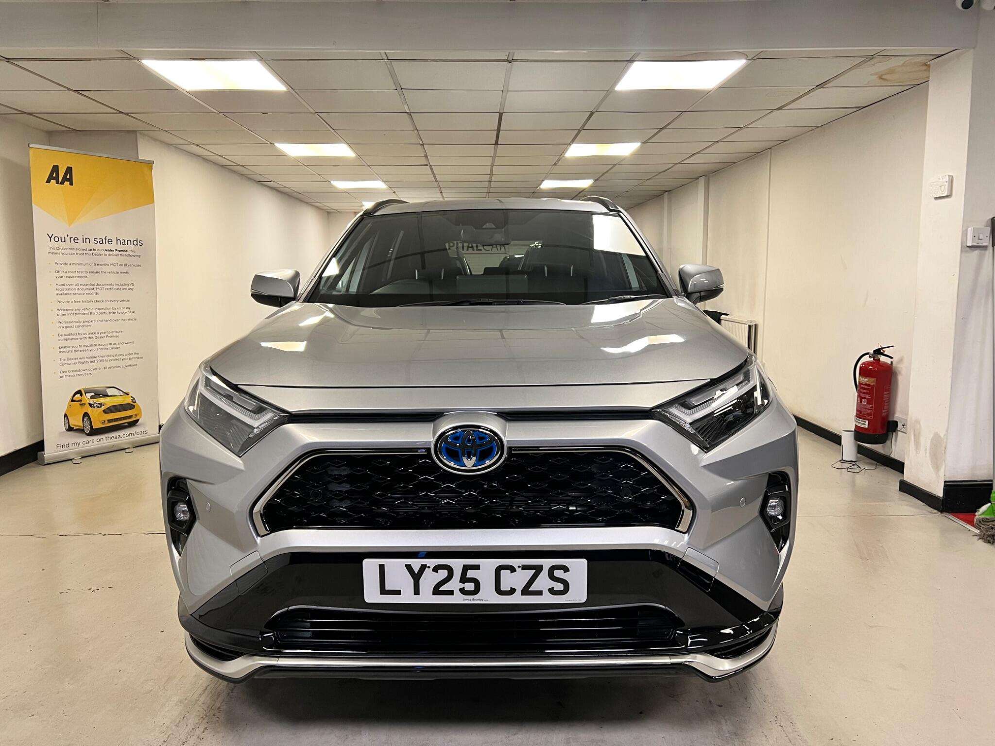 A 2025 TOYOTA RAV4 2.5 VVT 18.1kWh Design CVT 4WD Euro 6 (s/s) 5dr A 2025 TOYOTA RAV4 2.5 VVT 18.1kWh Design CVT 4WD Euro 6 (s/s) 5dr