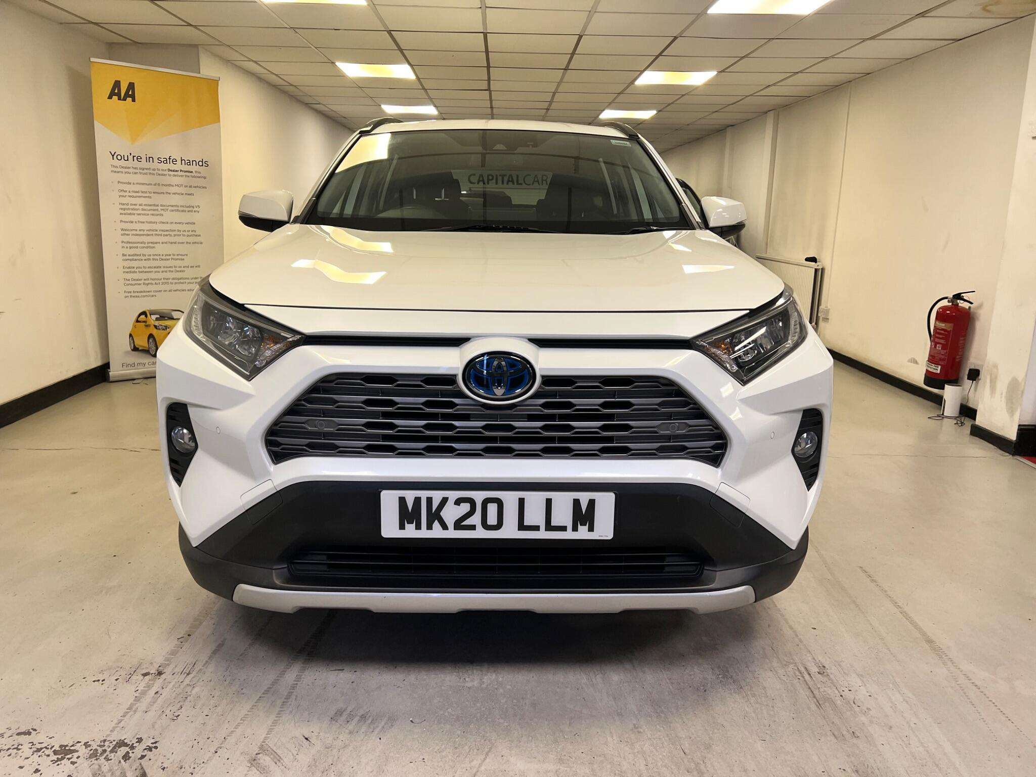 A 2020 TOYOTA RAV4 2.5 VVT-h Design CVT 4WD Euro 6 (s/s) 5dr A 2020 TOYOTA RAV4 2.5 VVT-h Design CVT 4WD Euro 6 (s/s) 5dr
