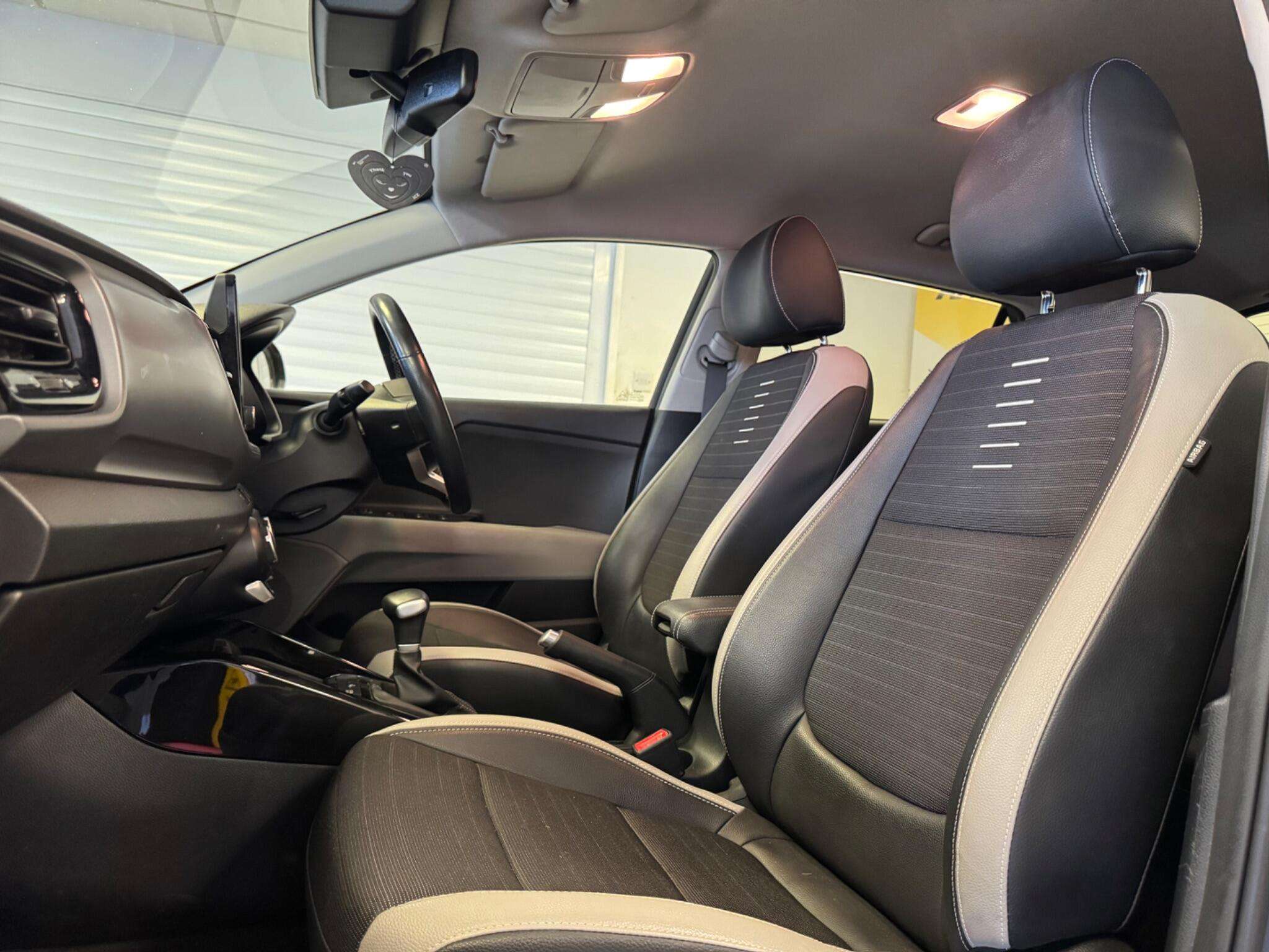 2021 KIA STONIC 2021 KIA STONIC