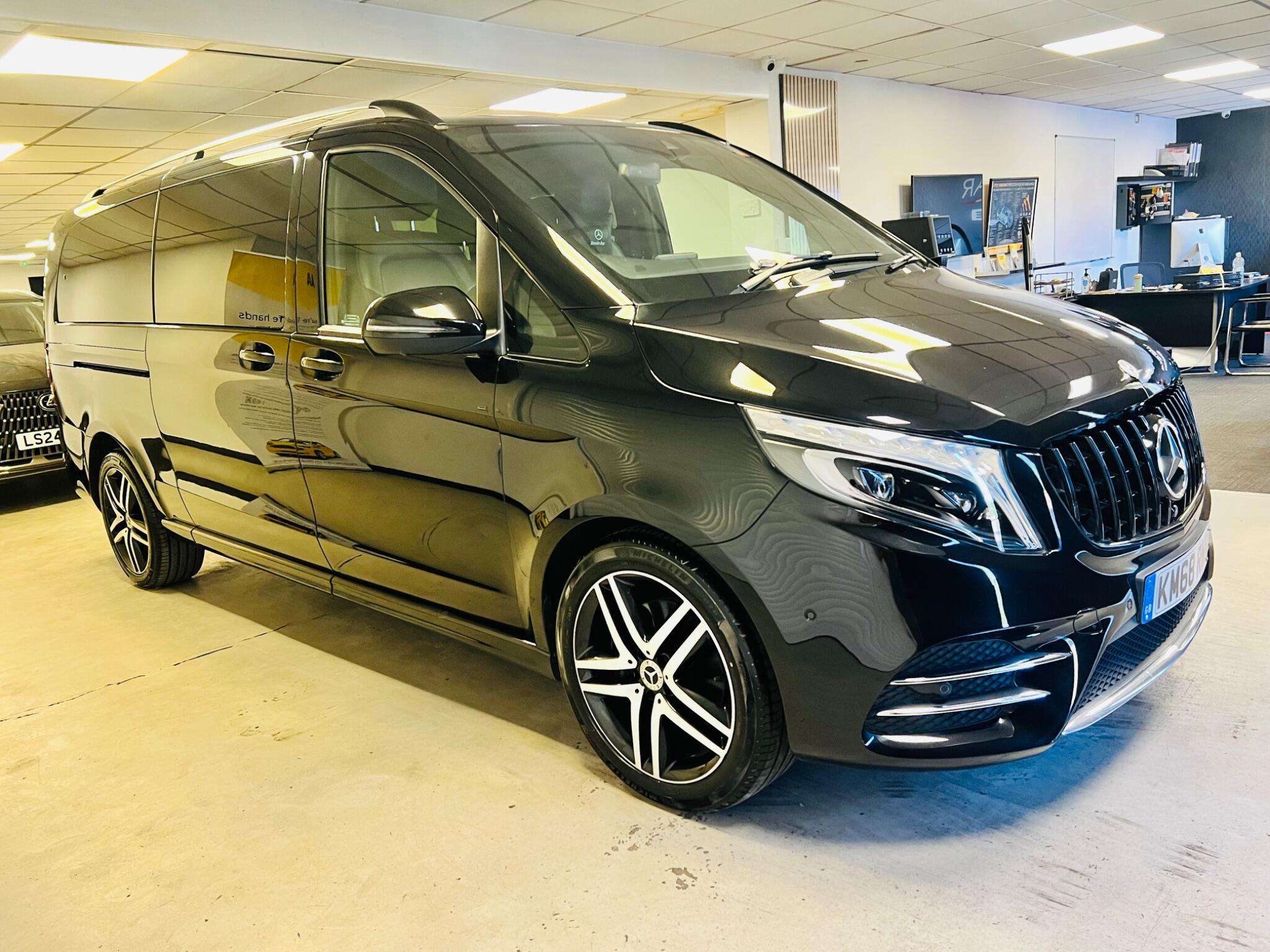 A 2018 MERCEDES-BENZ V CLASS 2.2 V250d AMG Line G-Tronic+ Euro 6 (s/s) 5dr 8 Seat XLWB A 2018 MERCEDES-BENZ V CLASS 2.2 V250d AMG Line G-Tronic+ Euro 6 (s/s) 5dr 8 Seat XLWB