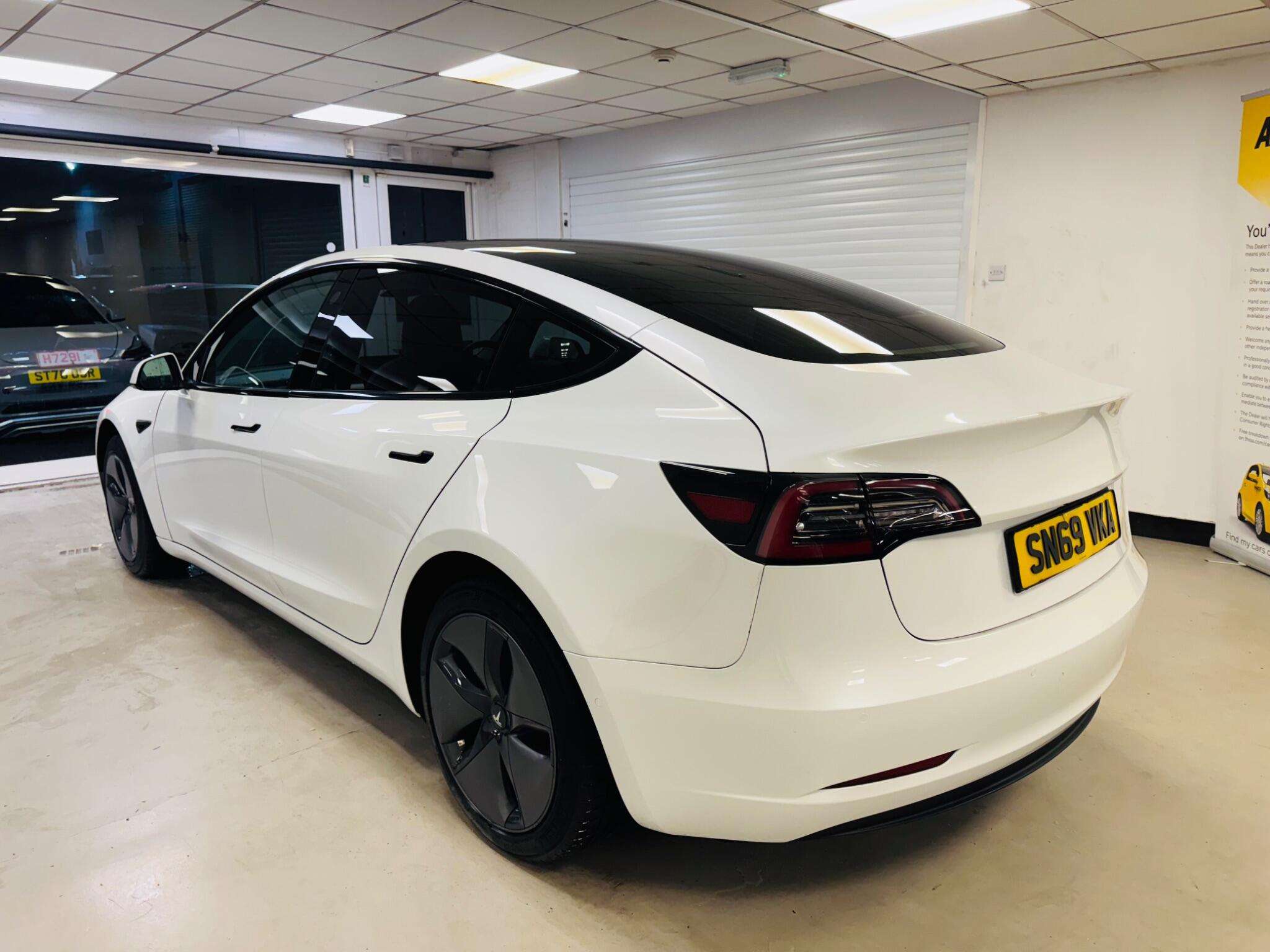 A 2019 TESLA MODEL 3 Standard Range Plus Auto RWD 4dr A 2019 TESLA MODEL 3 Standard Range Plus Auto RWD 4dr